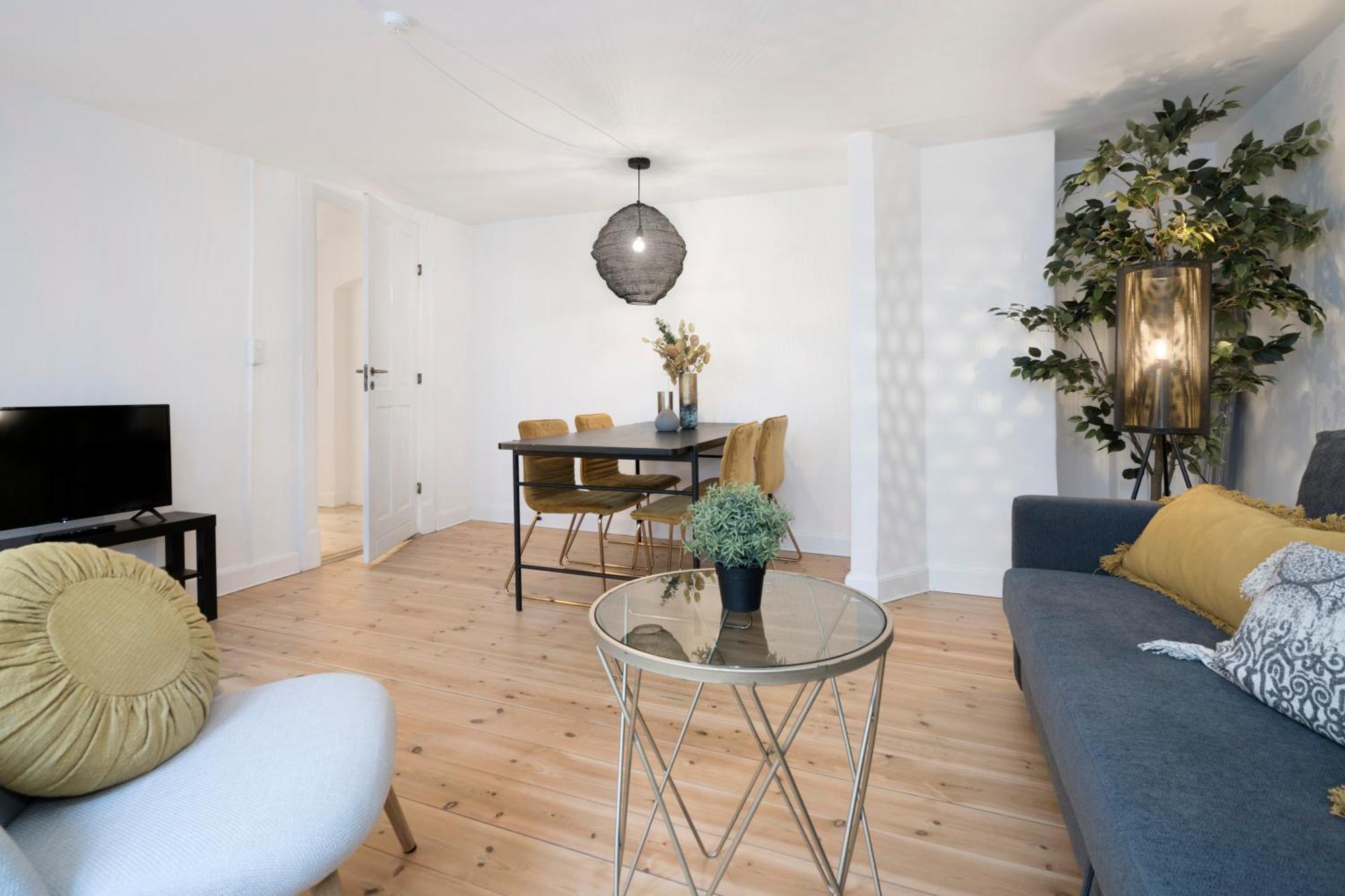Centrally Located In Appartamento