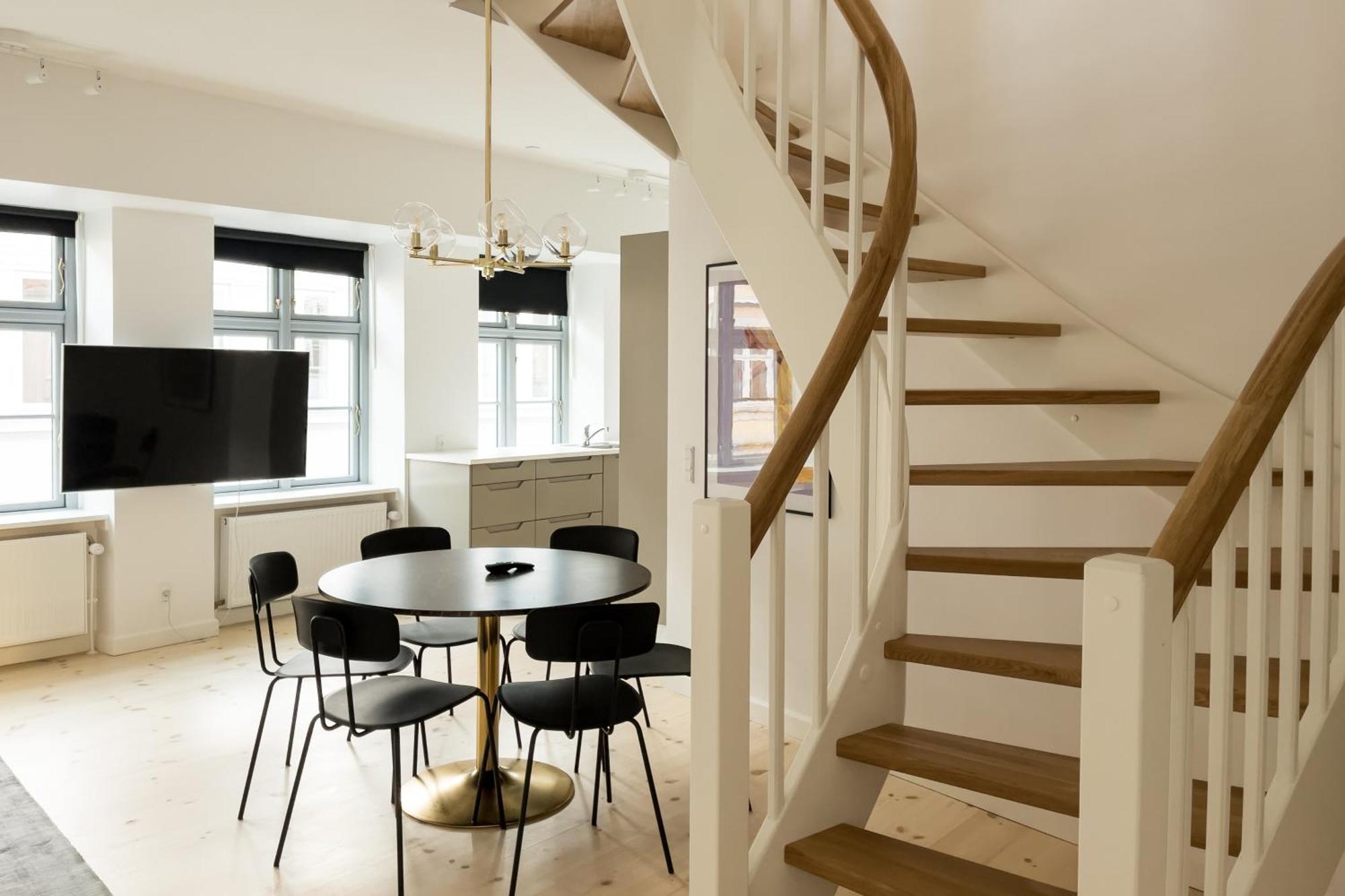 Flats On Location By Round Tower Apartment