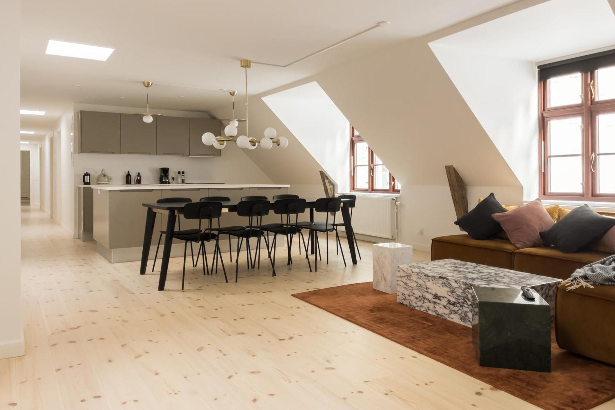 Flats On Location By Round Tower Copenaghen