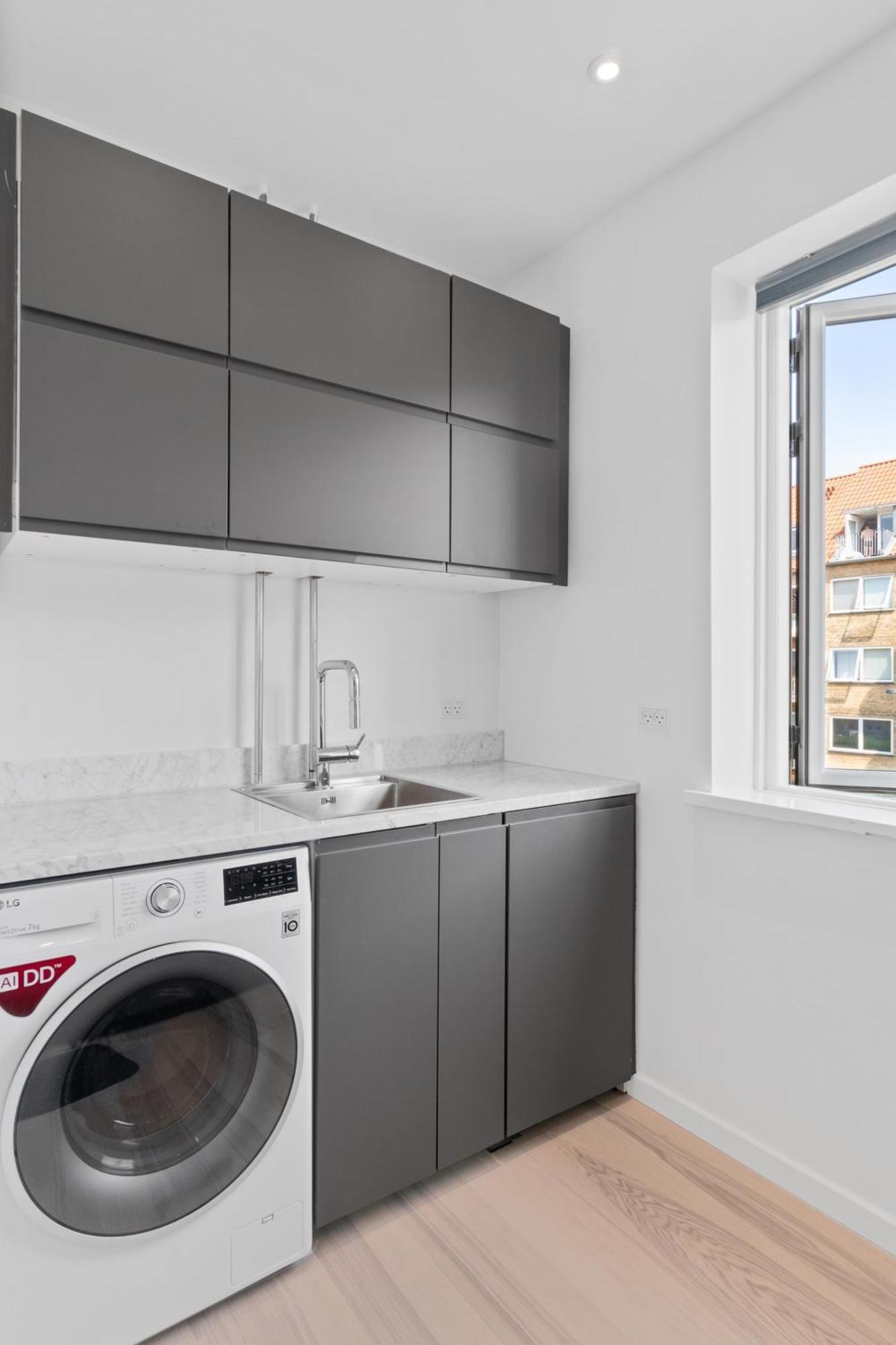 Modern Central Located *