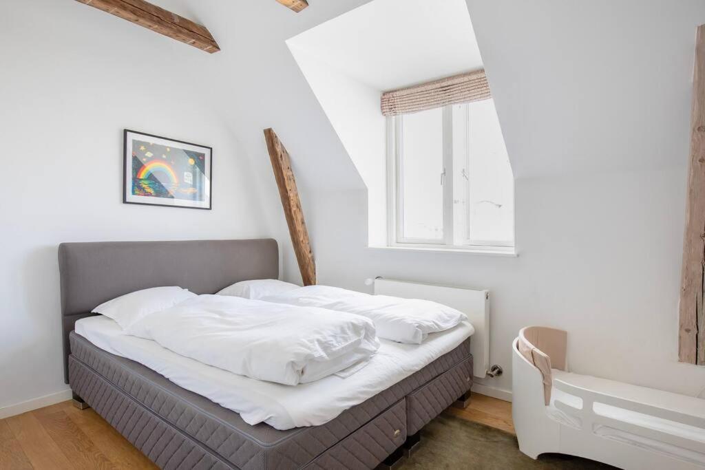 The White Tower Apartment