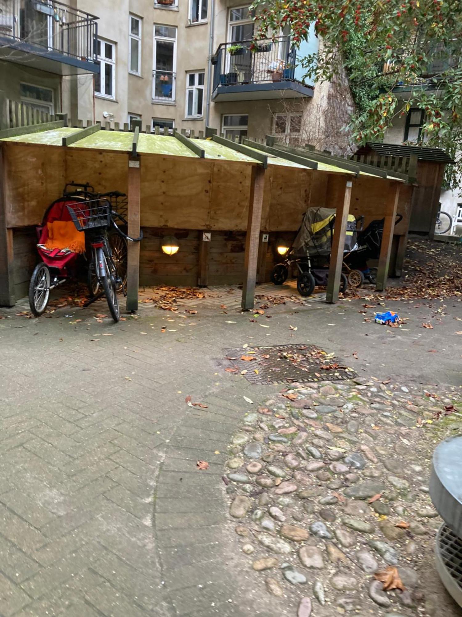 400 M From Metro Modern Cozy *