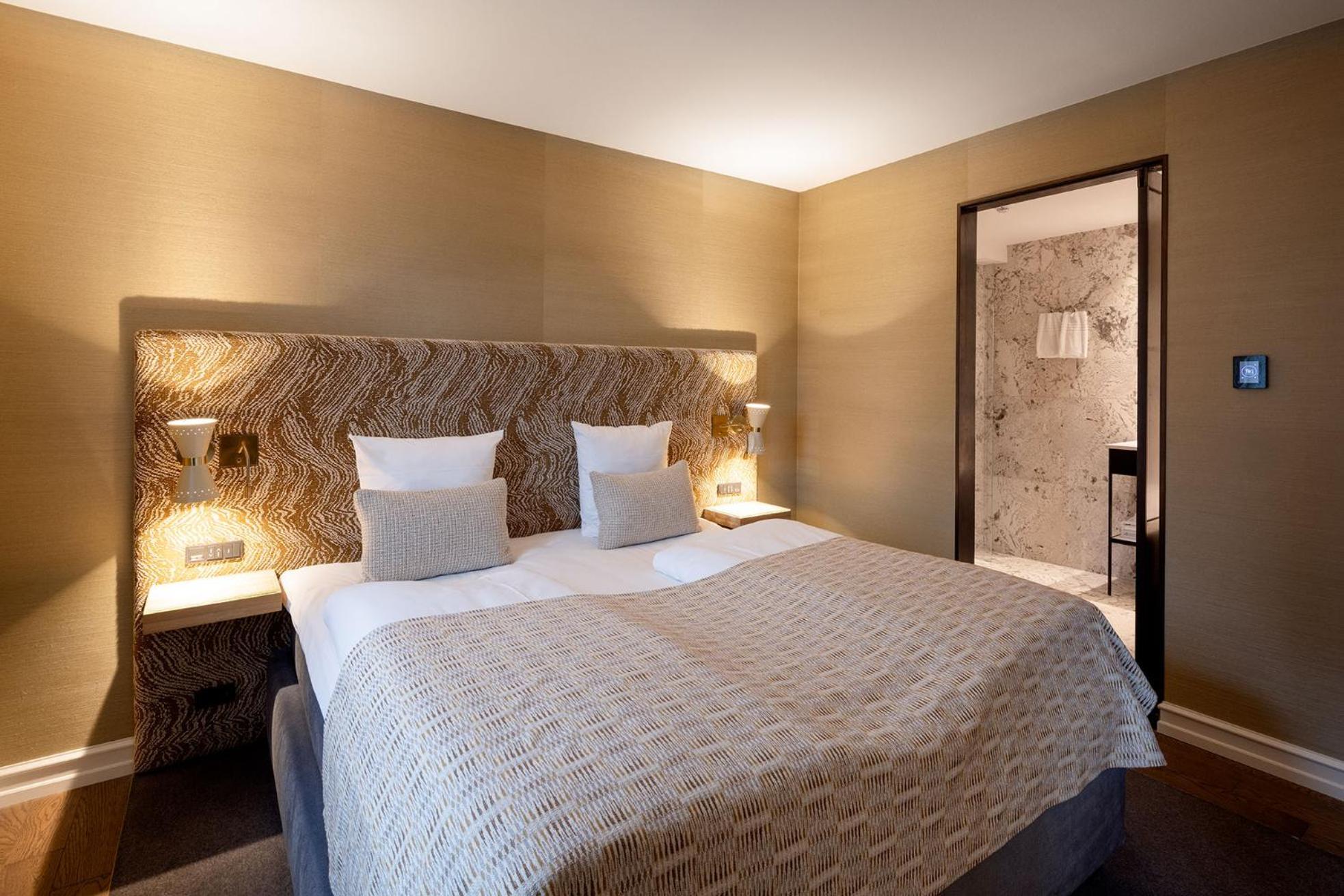 Hotelli Hypernym & Suites