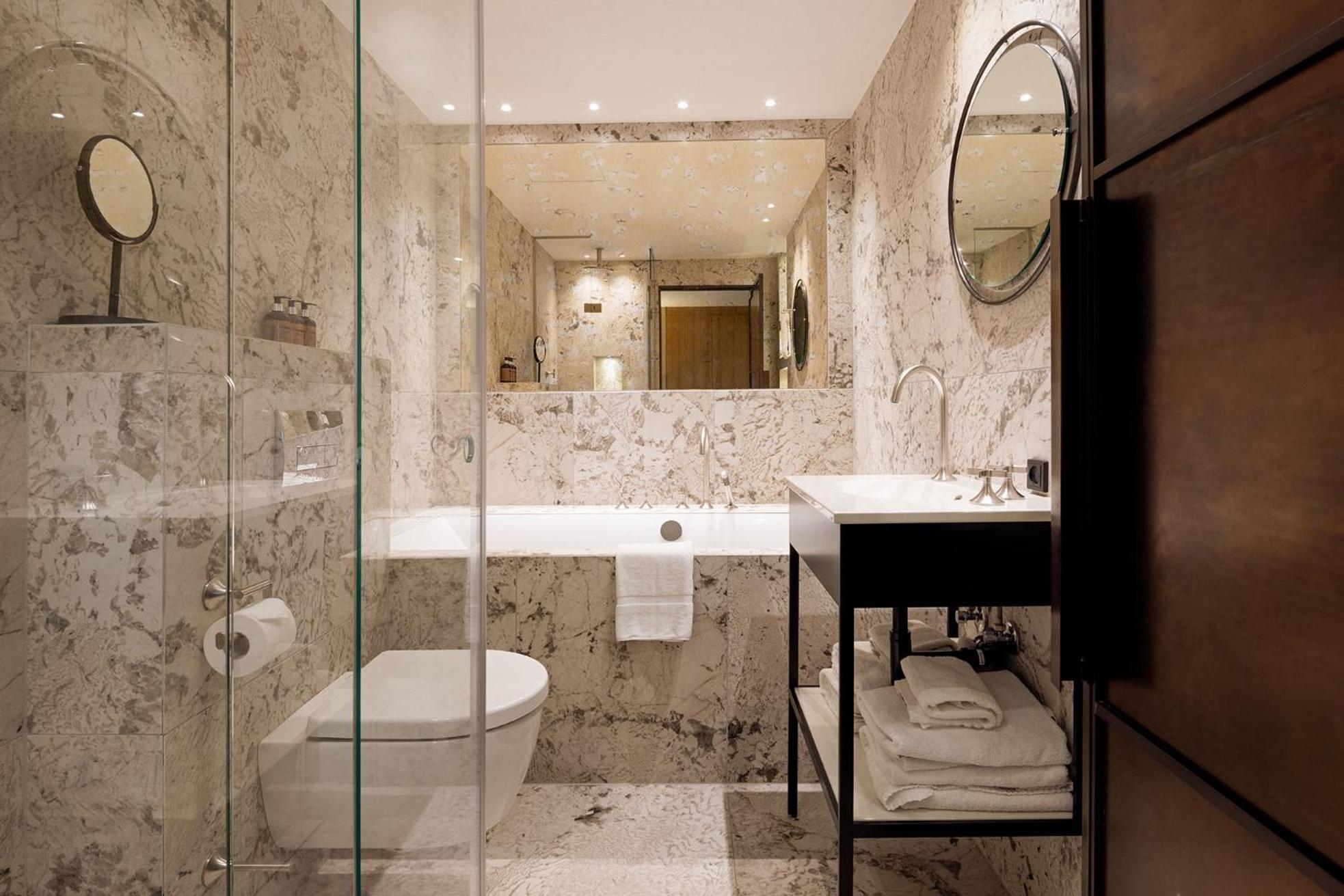 Hotelli Hypernym & Suites