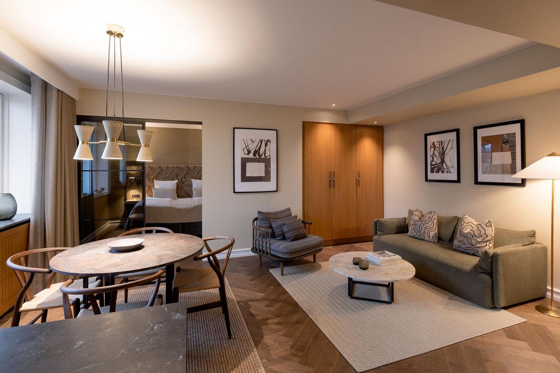 Hypernym & Suites 4*