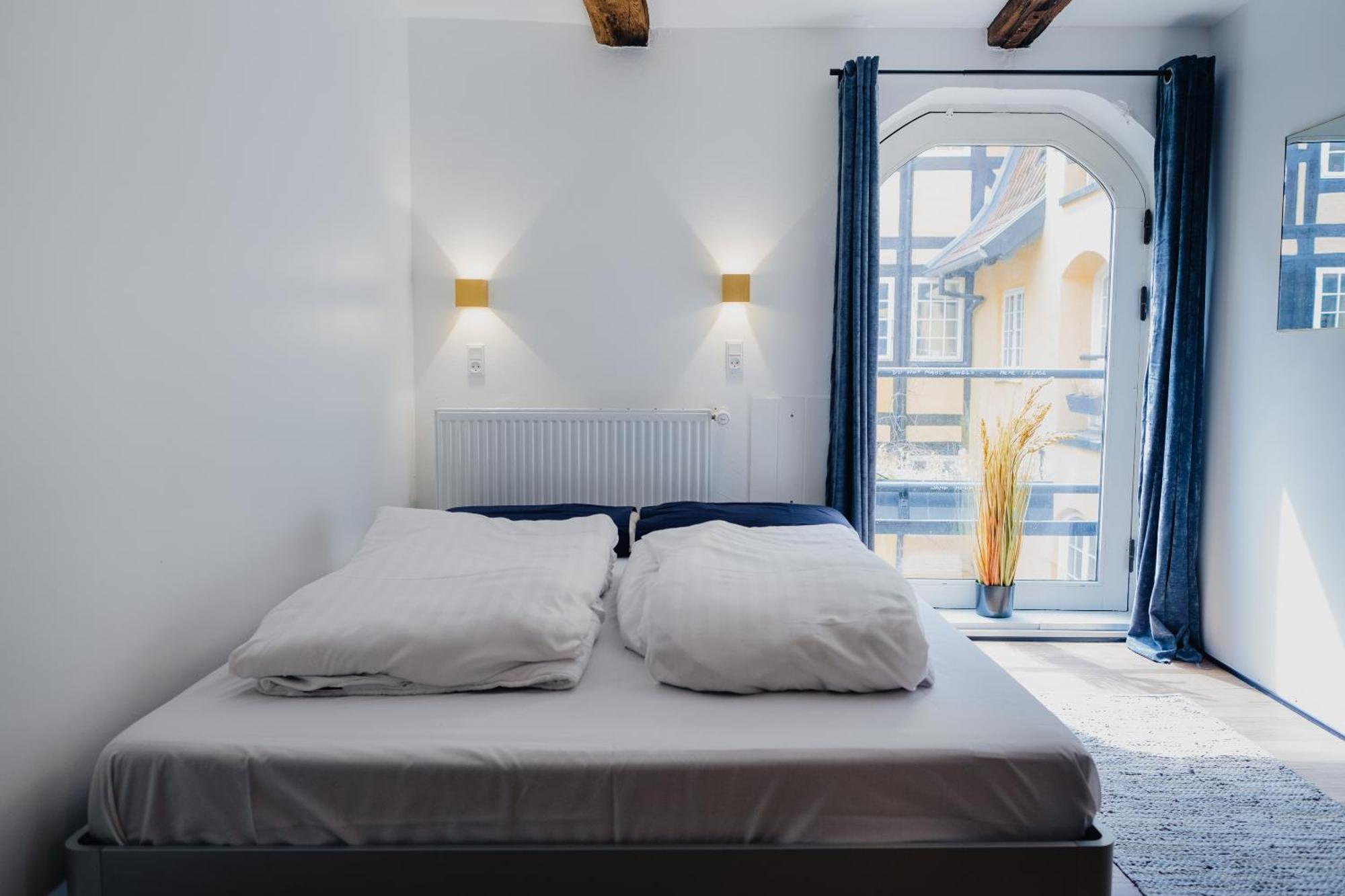 Capsule Nyhavn63 Hostel *