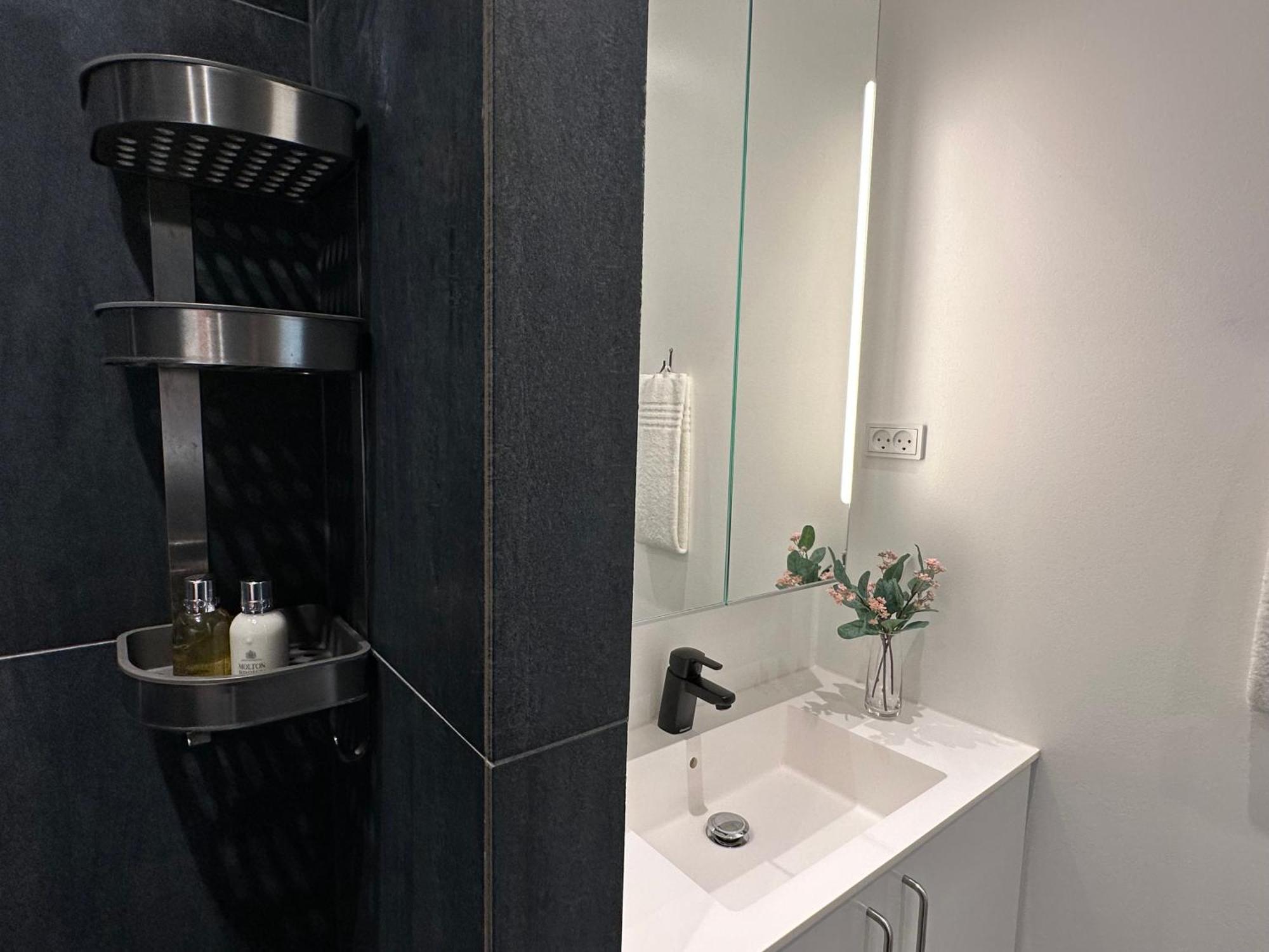 Psg 23 - Short Apartment *