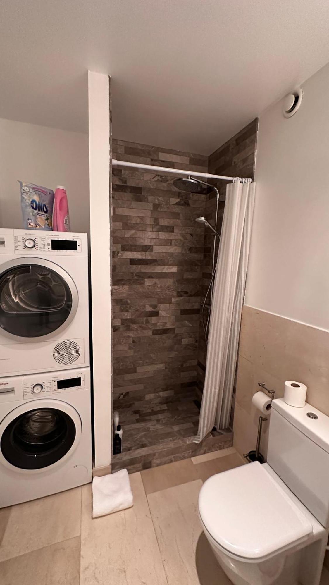 - Rap 8 Apartment *
