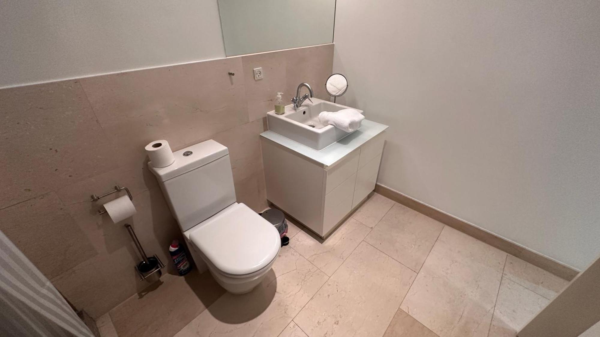 - Rap 8 Apartment *