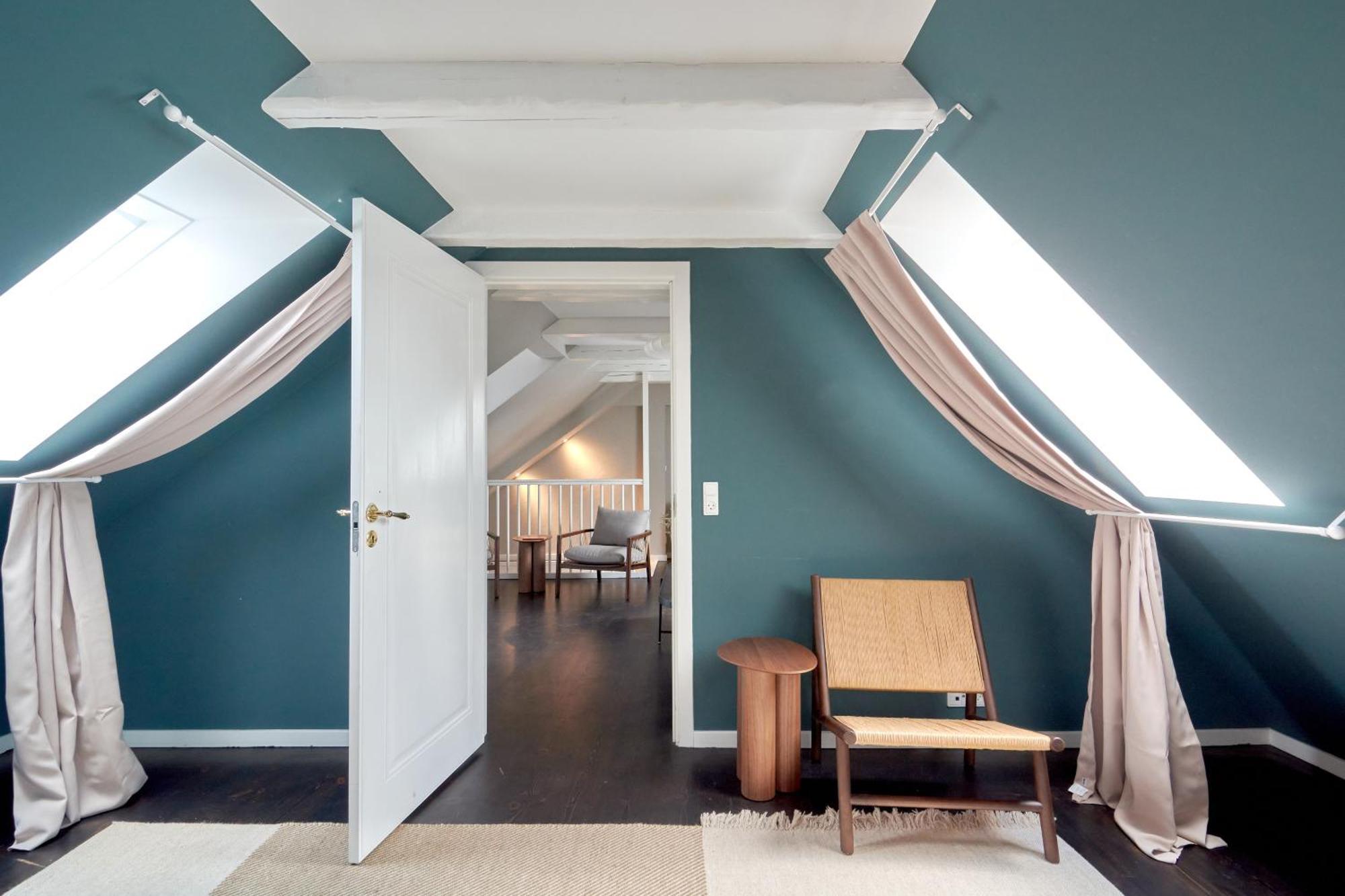 Luxury Penthouse - Private Balcony - Heart Of