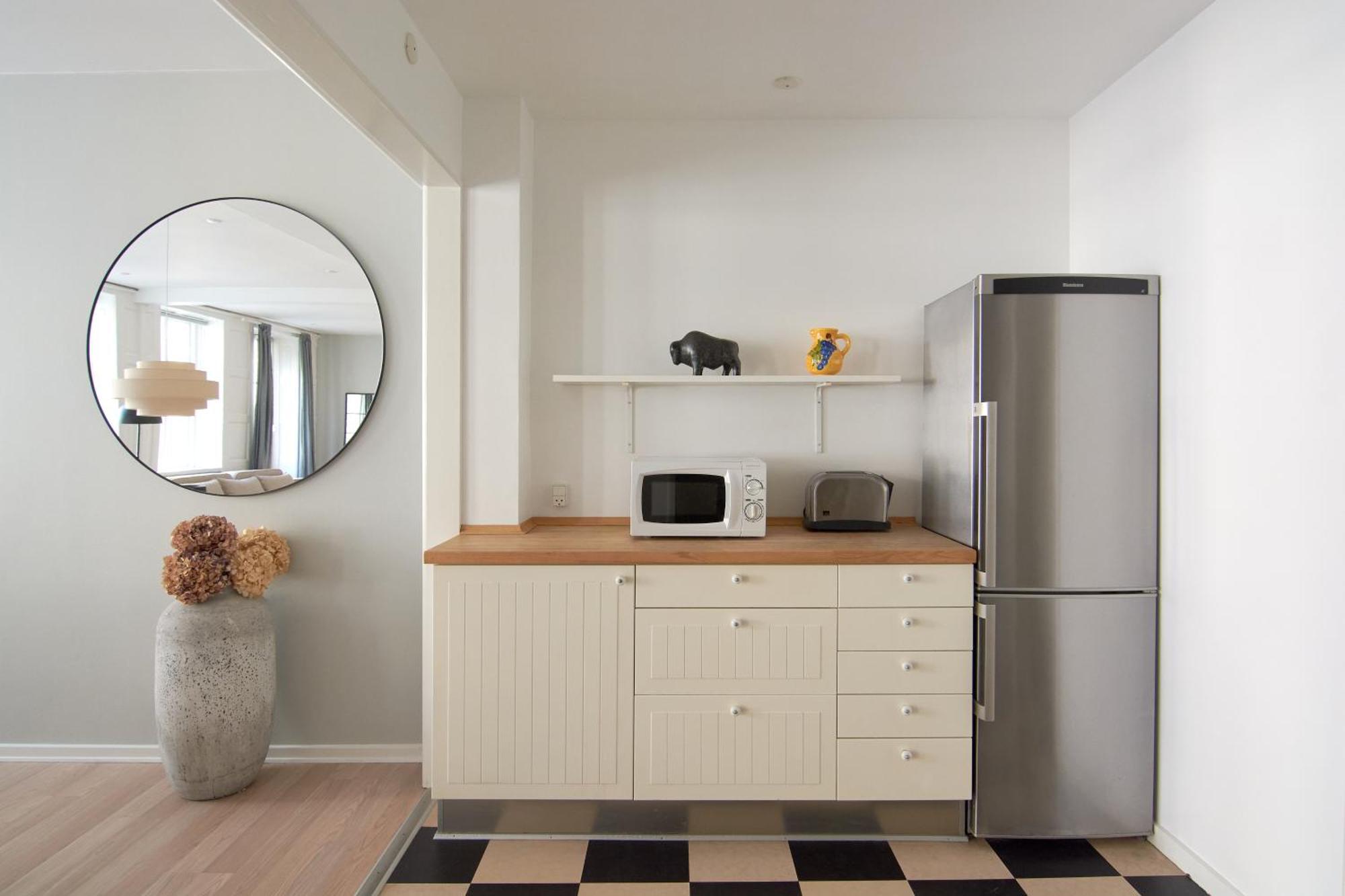 2br In Vibrant & Colourful Nyhavn *