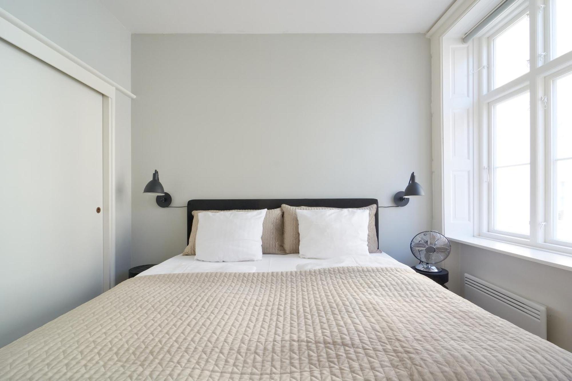 2br In Vibrant & Colourful Nyhavn Copenhague