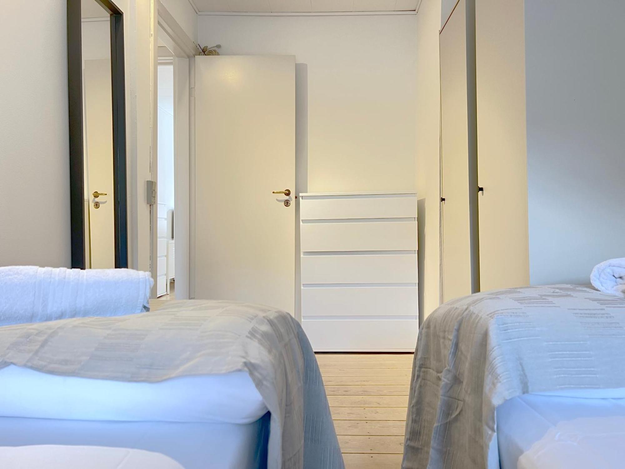 Apartment 2 Bedroom *
