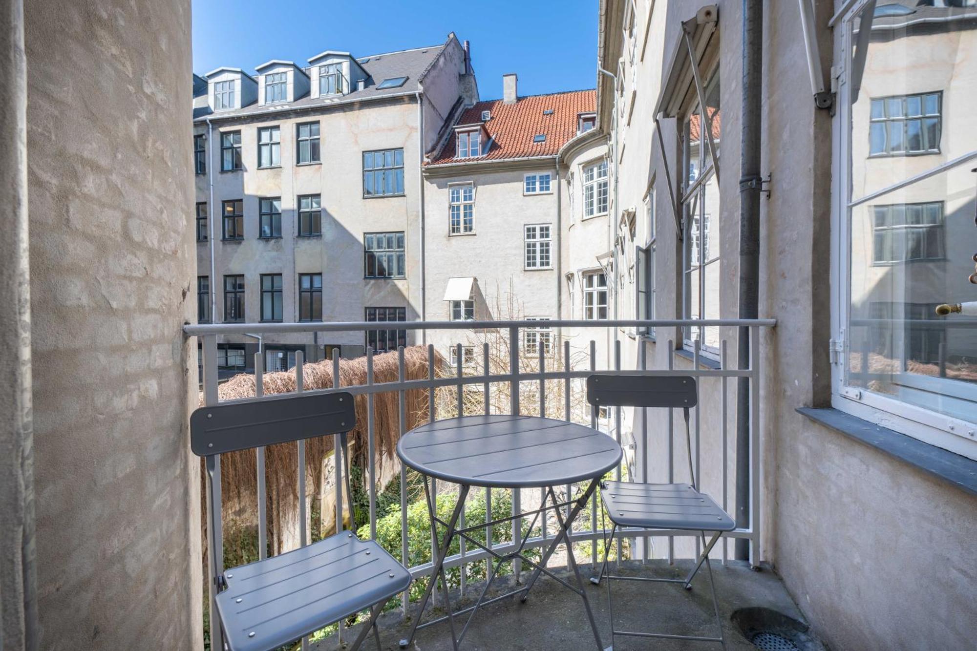 Centrally Located 3 Bedroom Flat Apartment
