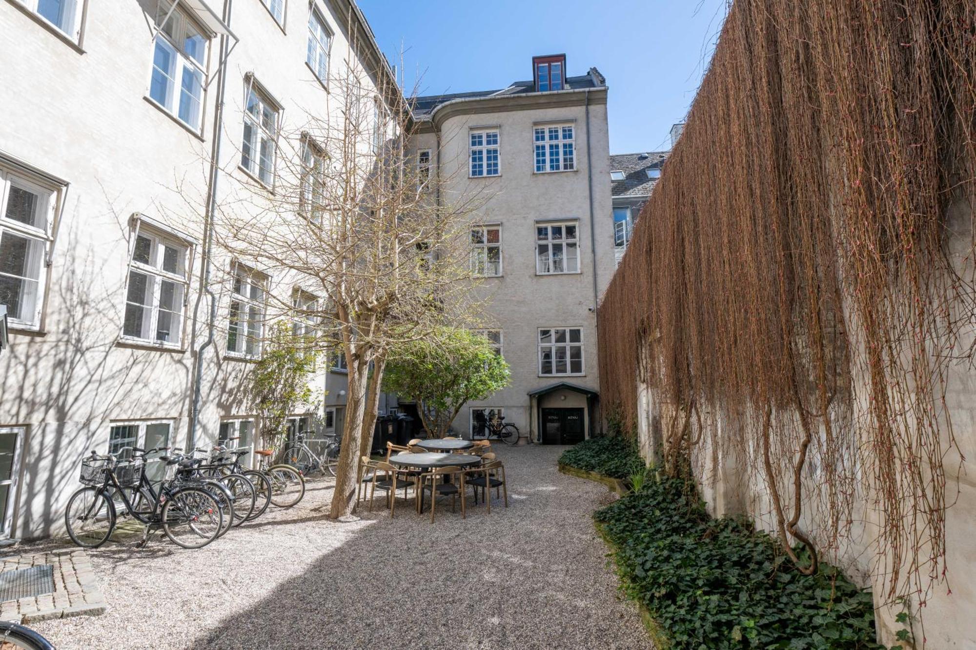 Centrally Located 3 Bedroom Flat
