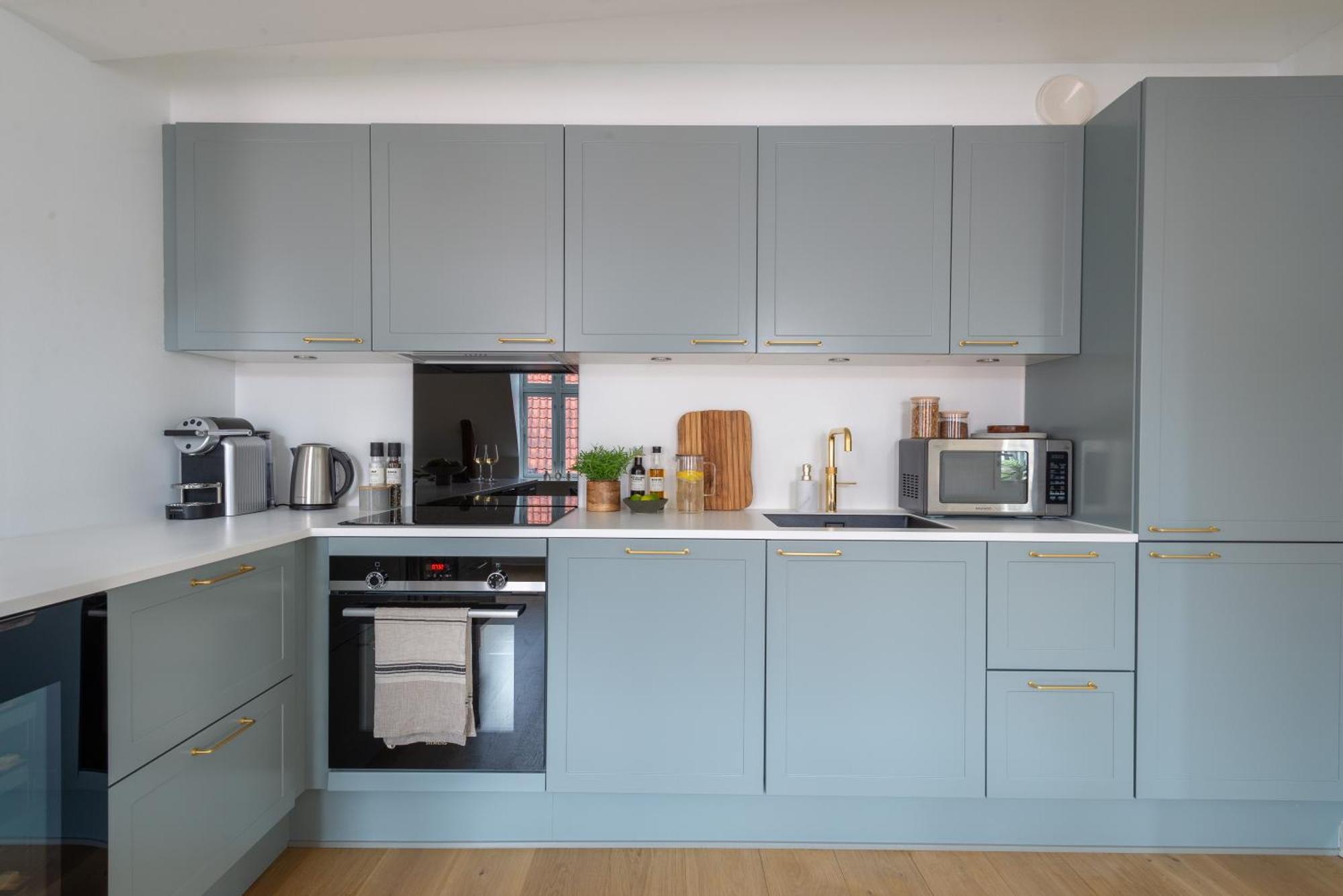 Sanders Leaves - Two-bedroom With Shared Roof-top Terrace *