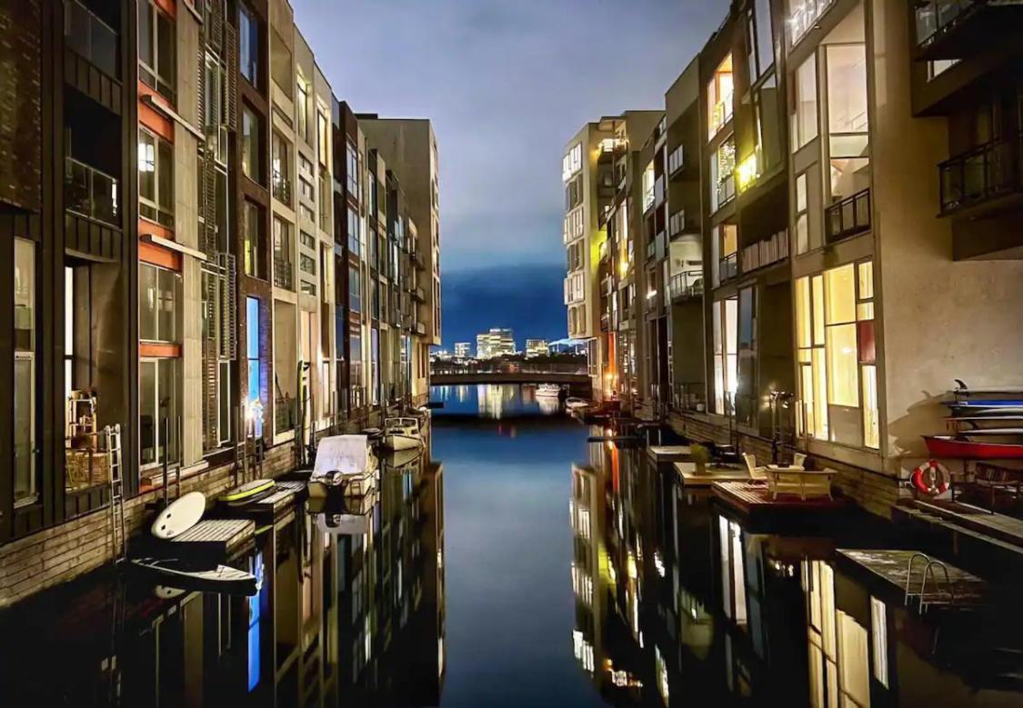 Apartment Canal View In Copenhagen