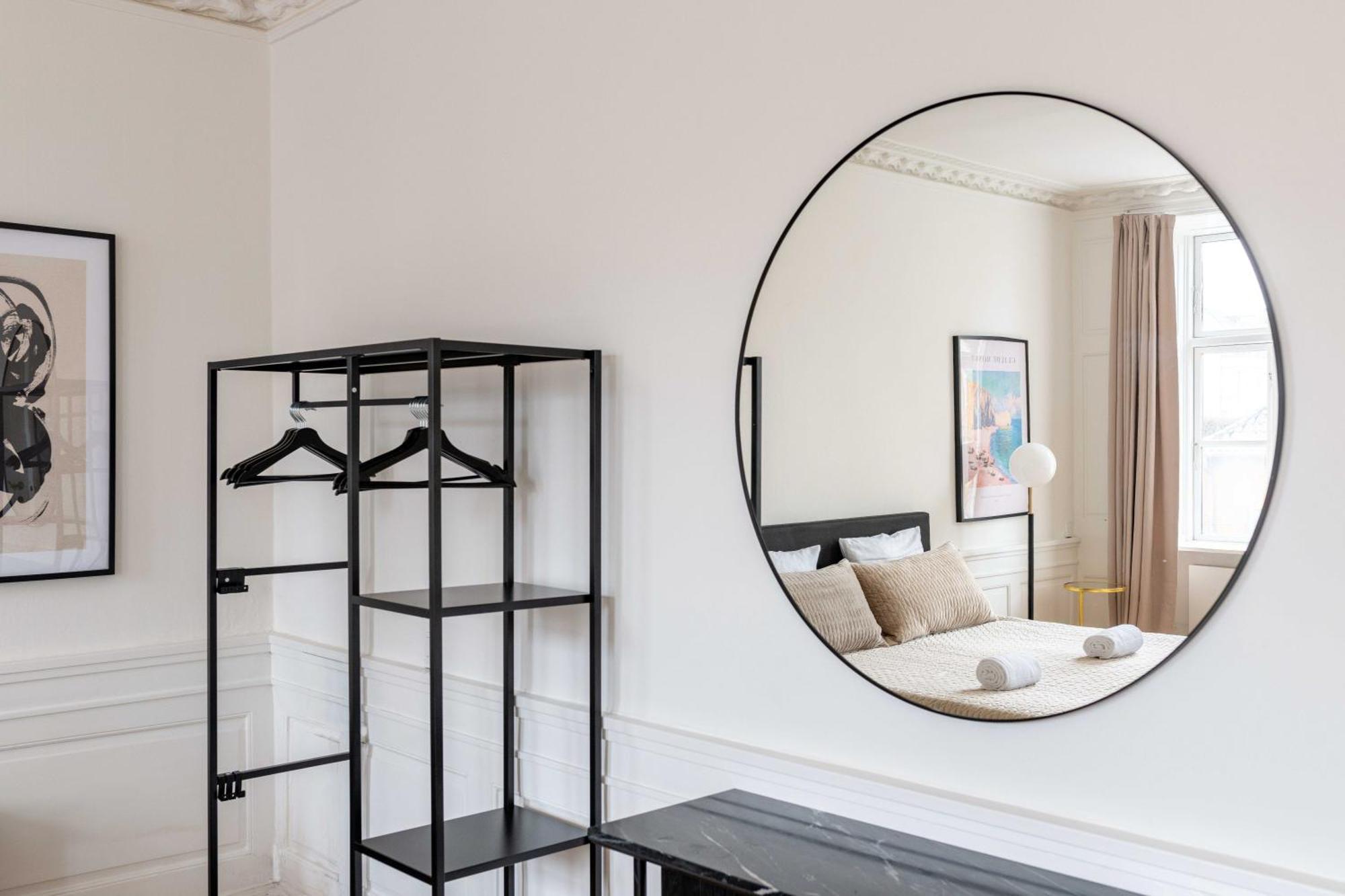 Lejlighed Rare 4br W Unique Details In Cph København