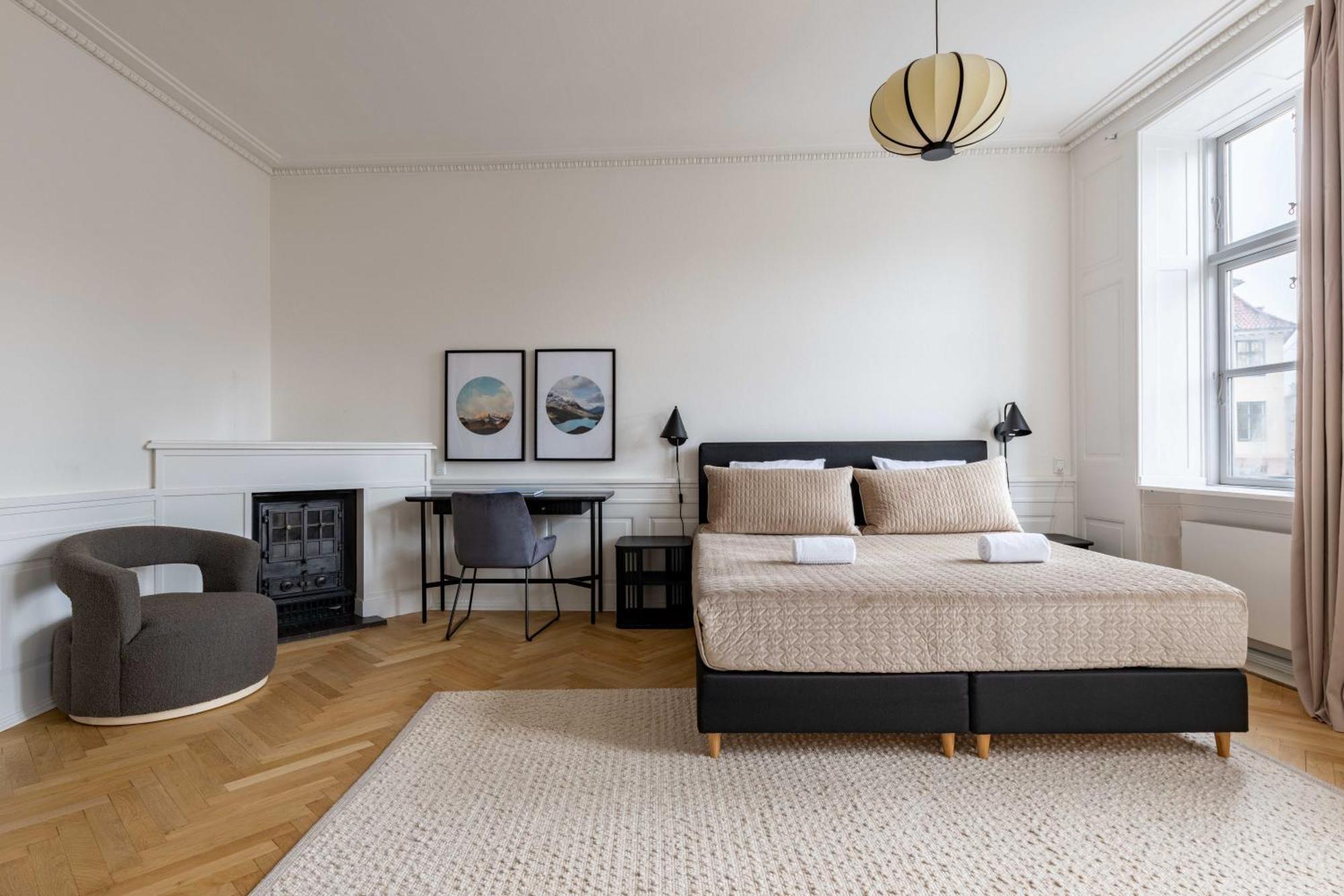 Rare 4br W Unique Details In Cph København