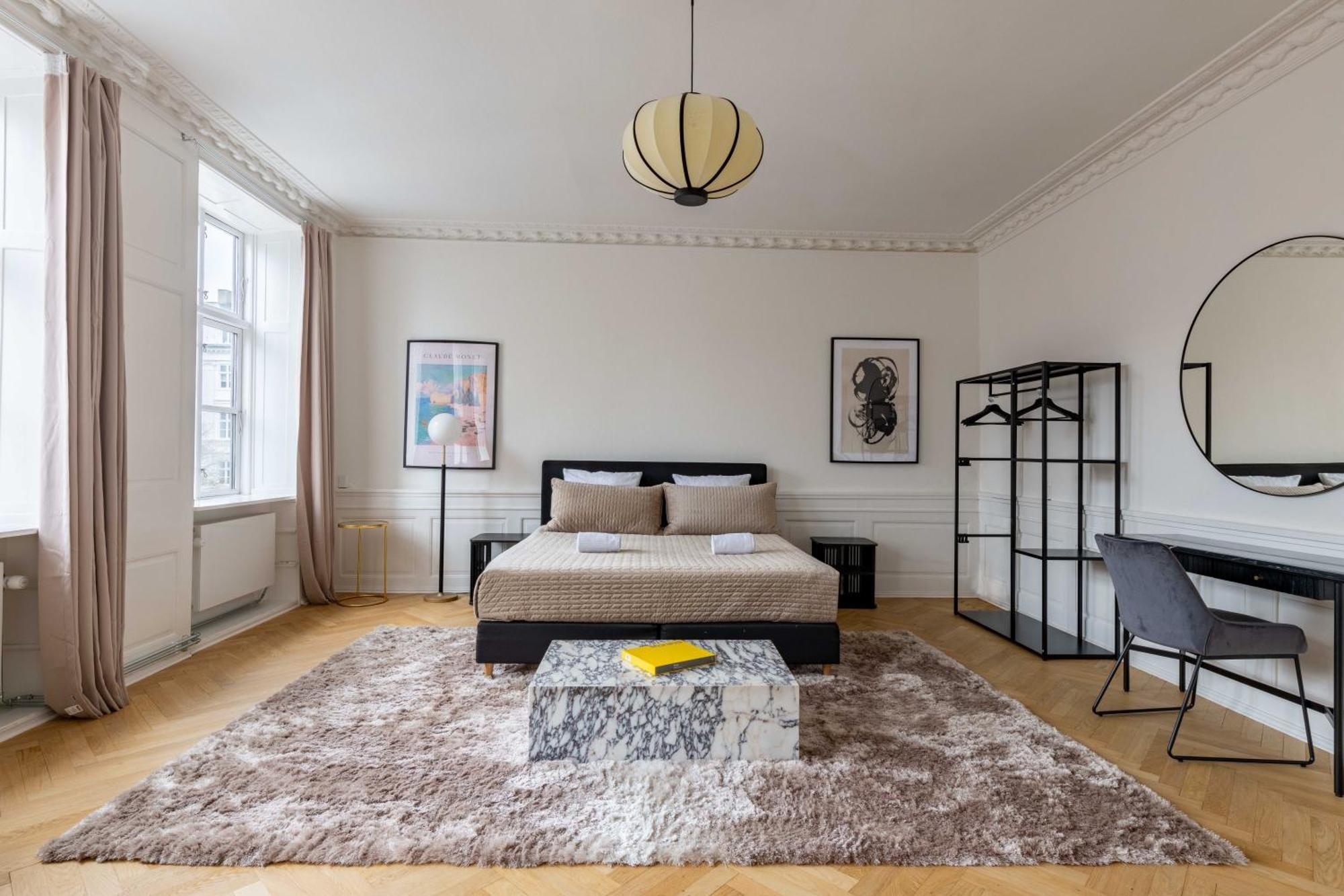 Rare 4br W Unique Details In Cph København