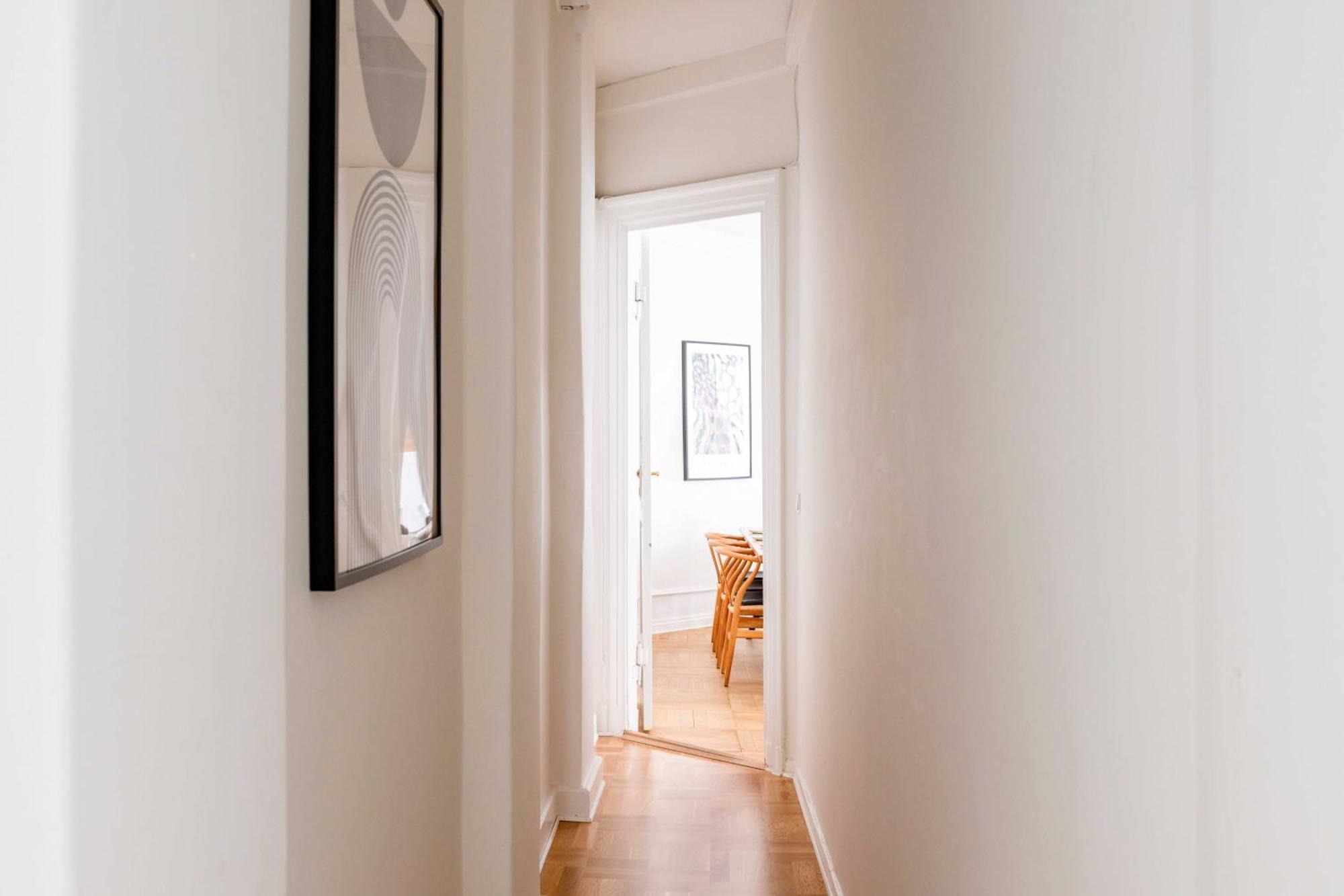 Lejlighed Rare 4br W Unique Details In Cph *
