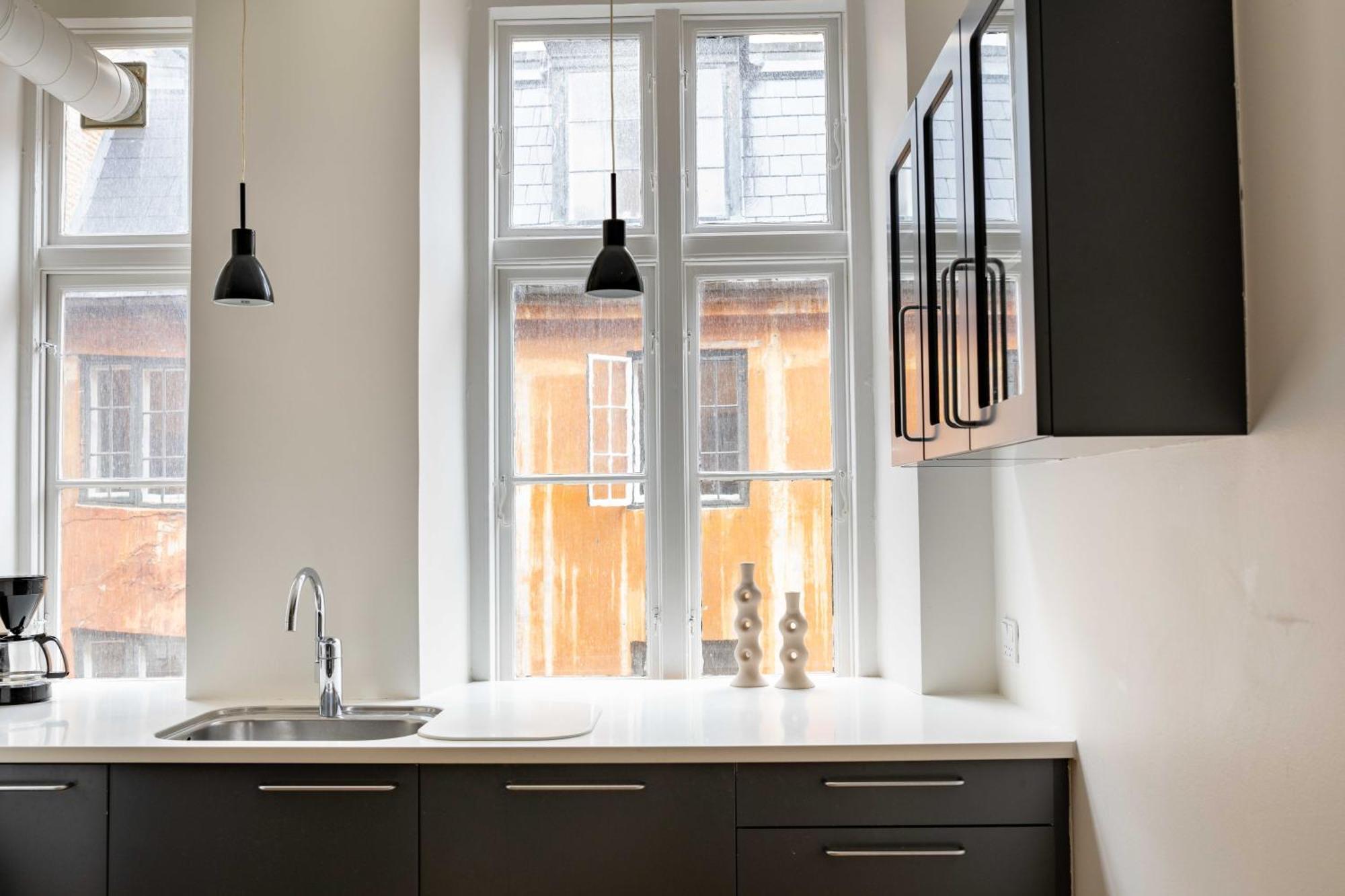 Rare 4br W Unique Details In Cph København