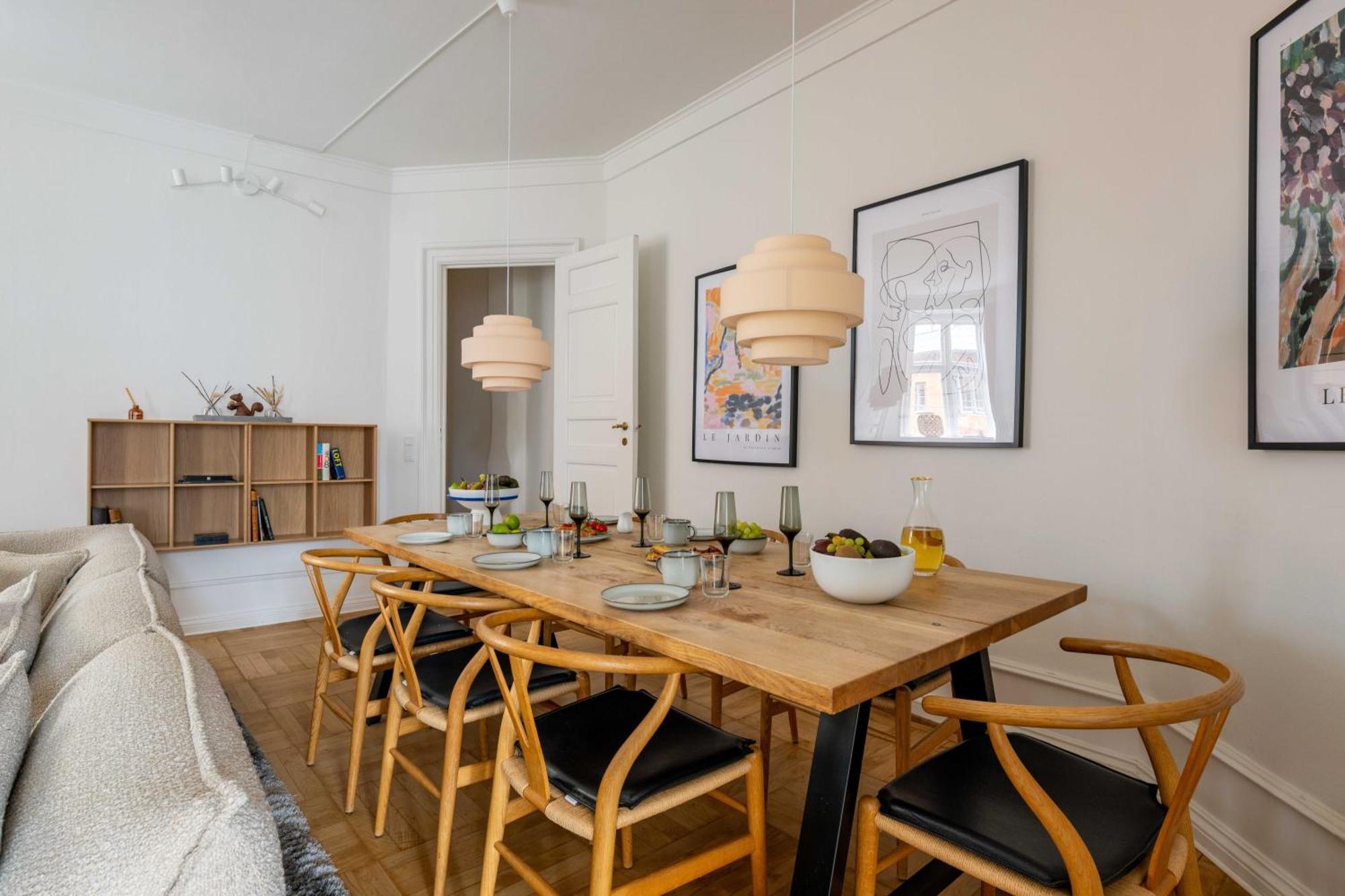 Rare 4br W Unique Details In Cph København