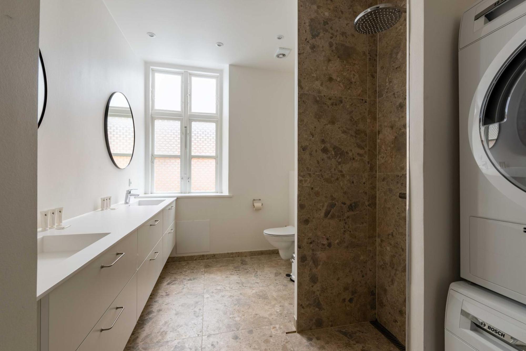 Rare 4br W Unique Details In Cph København