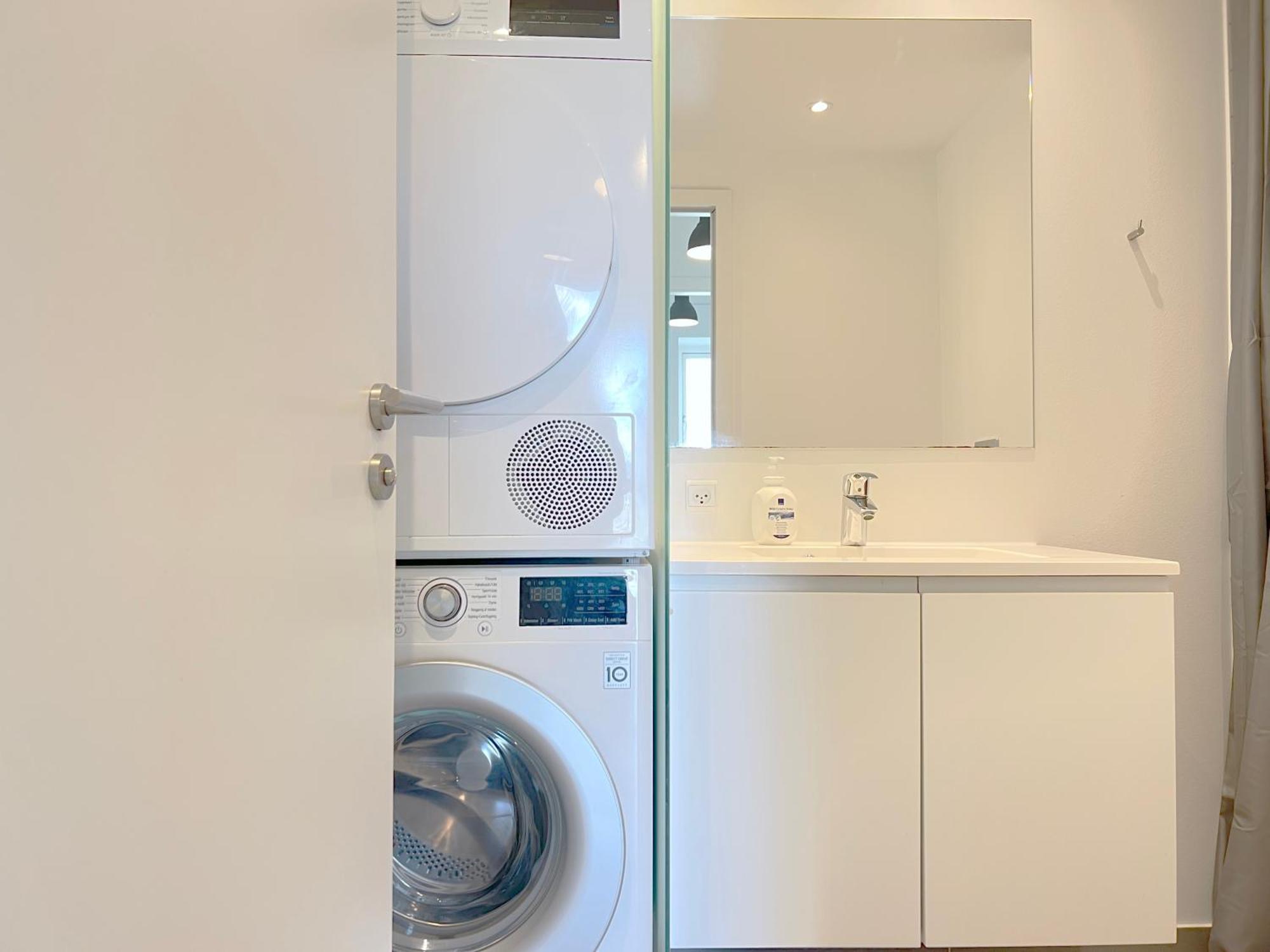 Apartment Spacious 3 Bedroom With Balcony At Richard Mortensens Vej *
