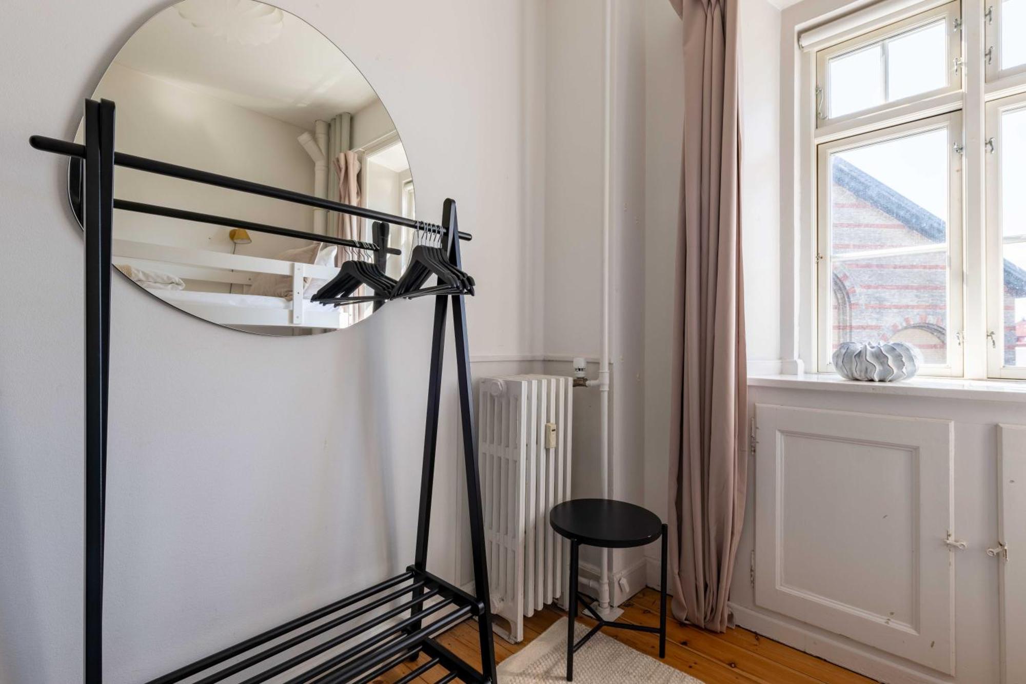 Spacious 3 Bedroom Flat In Peaceful Area * Copenhaga