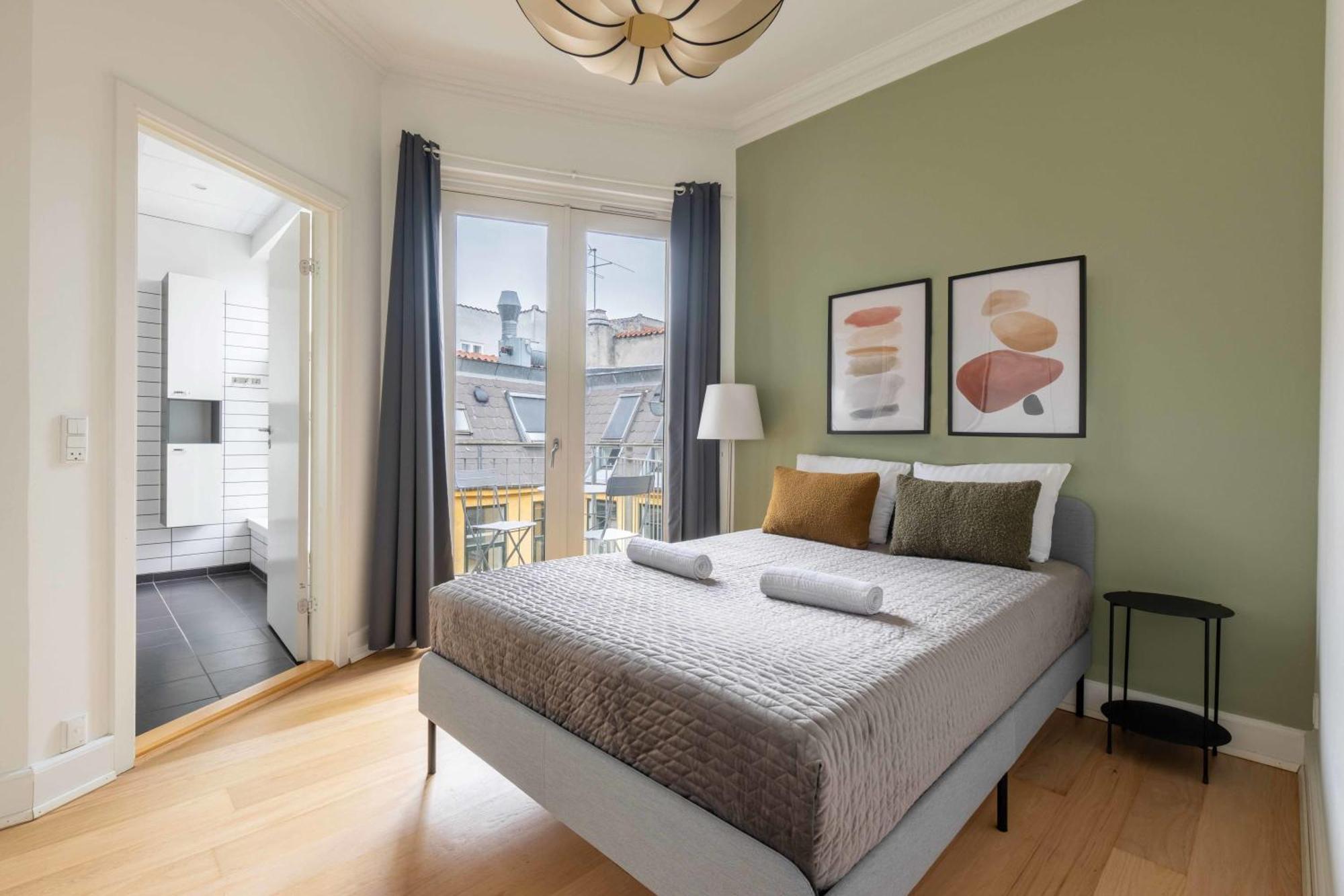 Apartment With Private Balcony In