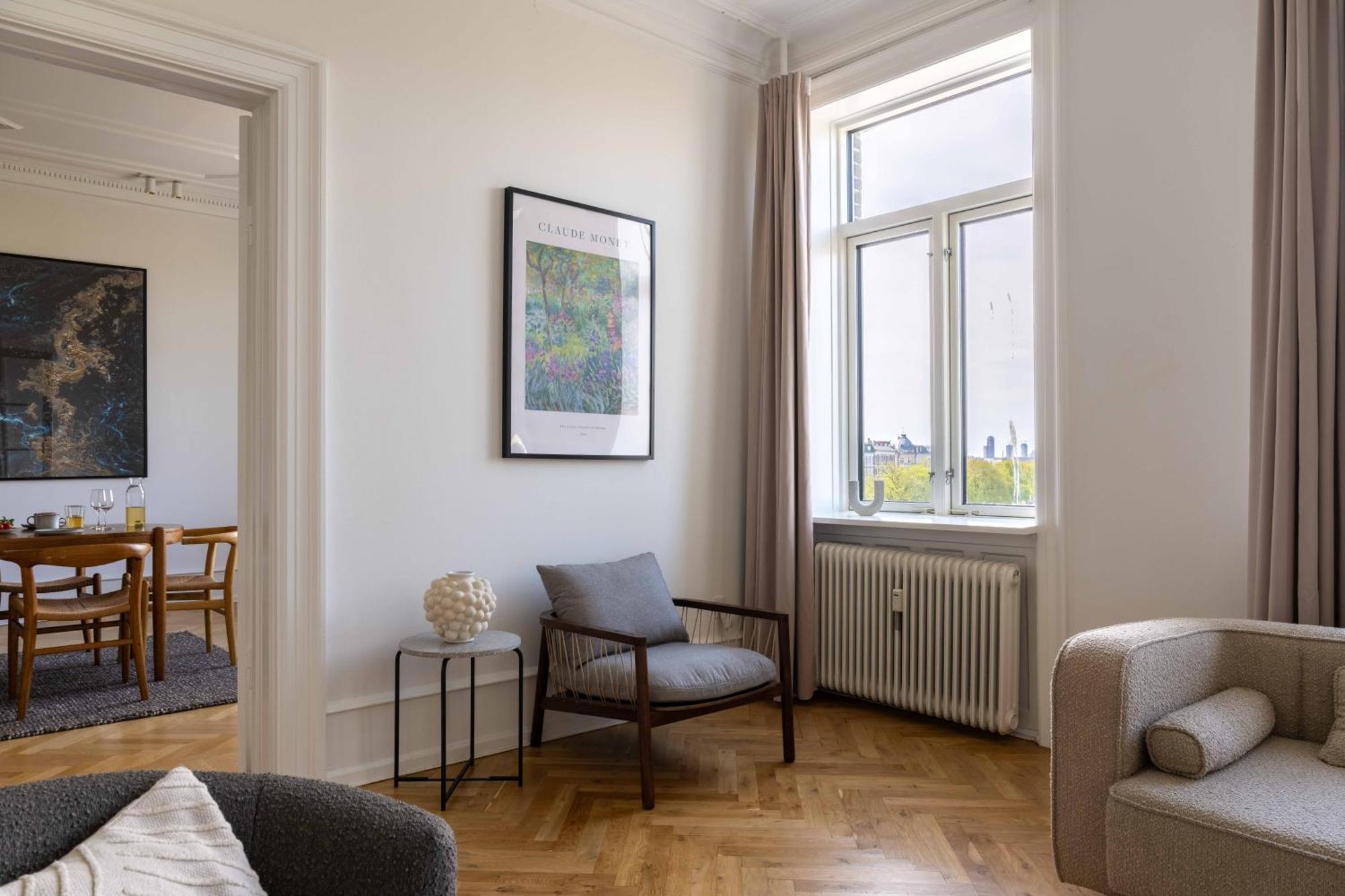 3 Bedroom In Lovely Area *