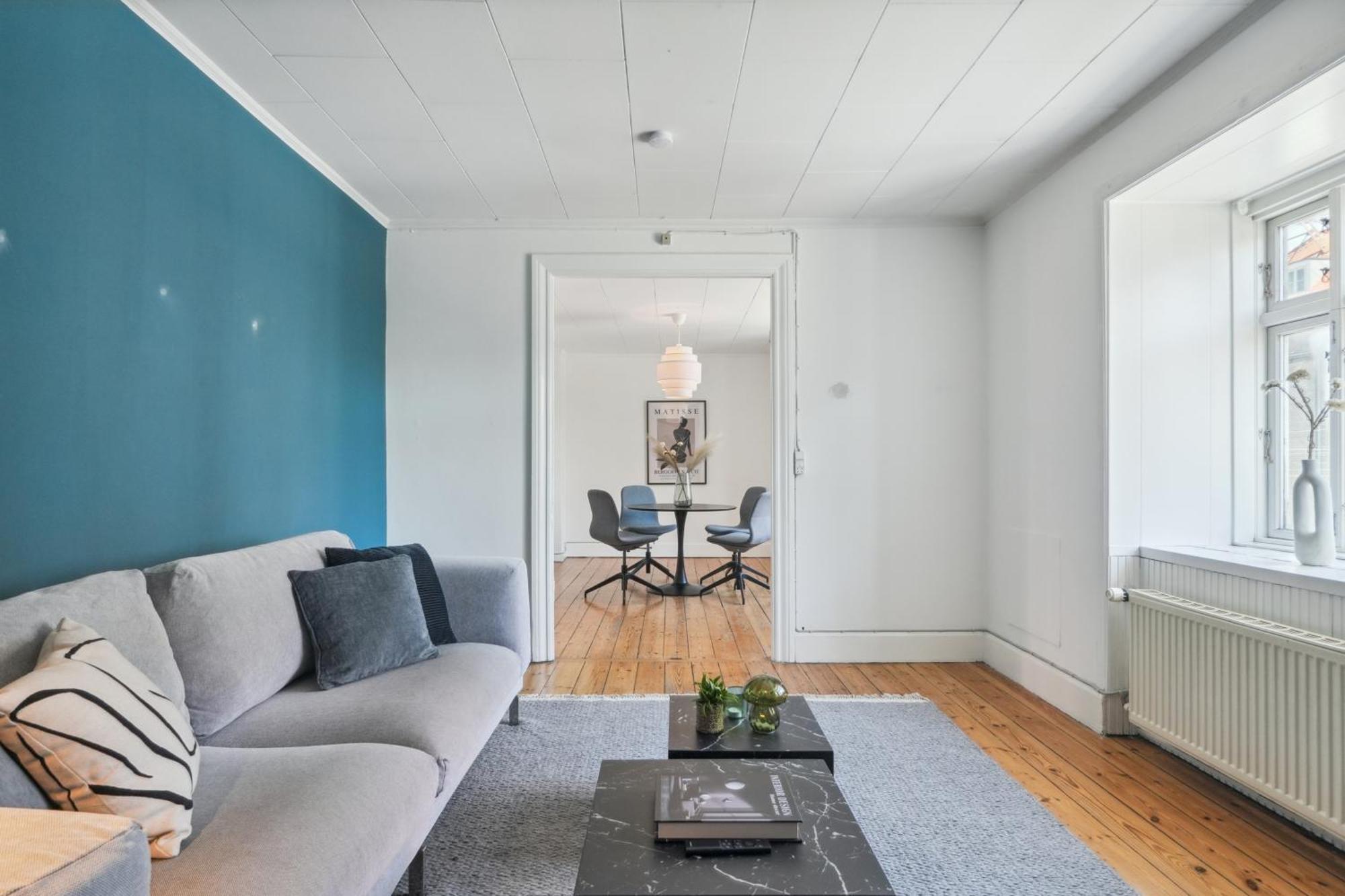 - 2br Sophisticated Urban Retreat