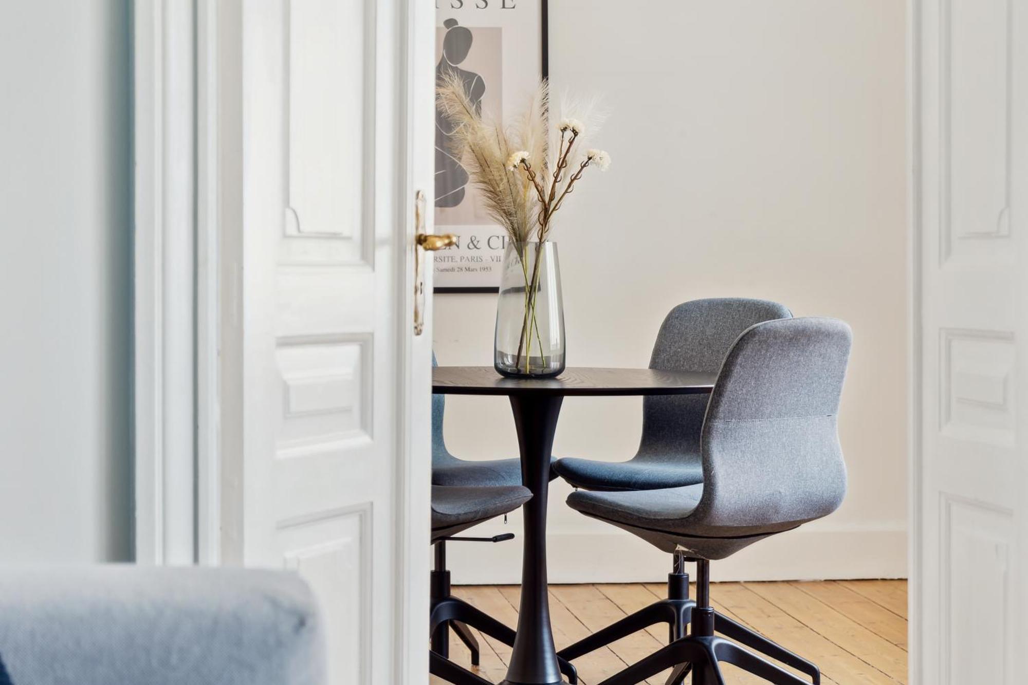 Appartement - 2br Sophisticated Urban Retreat