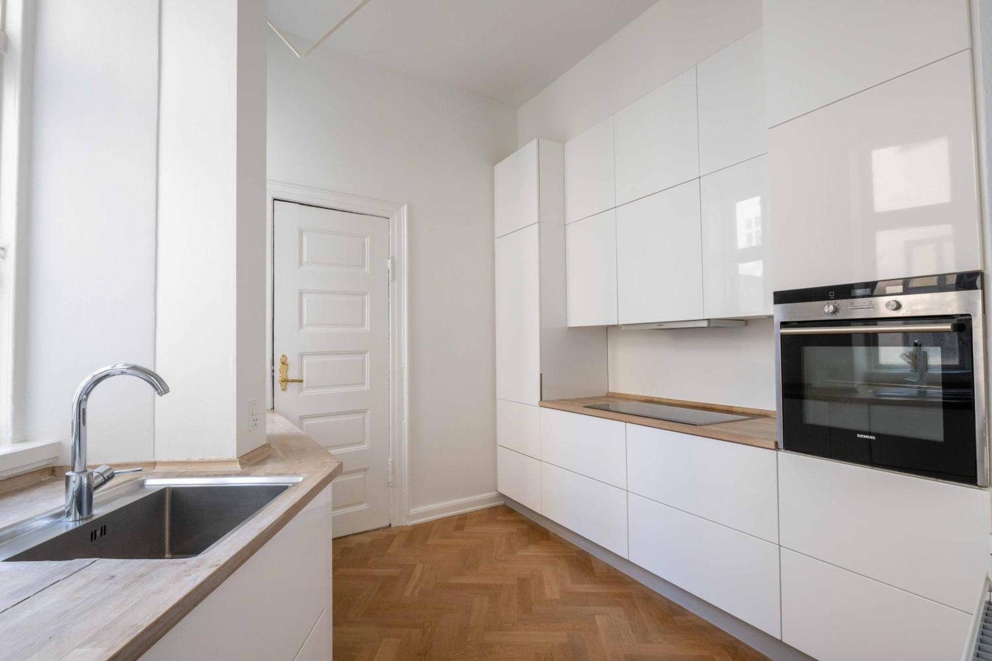 Lavish 4br Flat In The Heart Of Cph By The Canals * Copenhagen