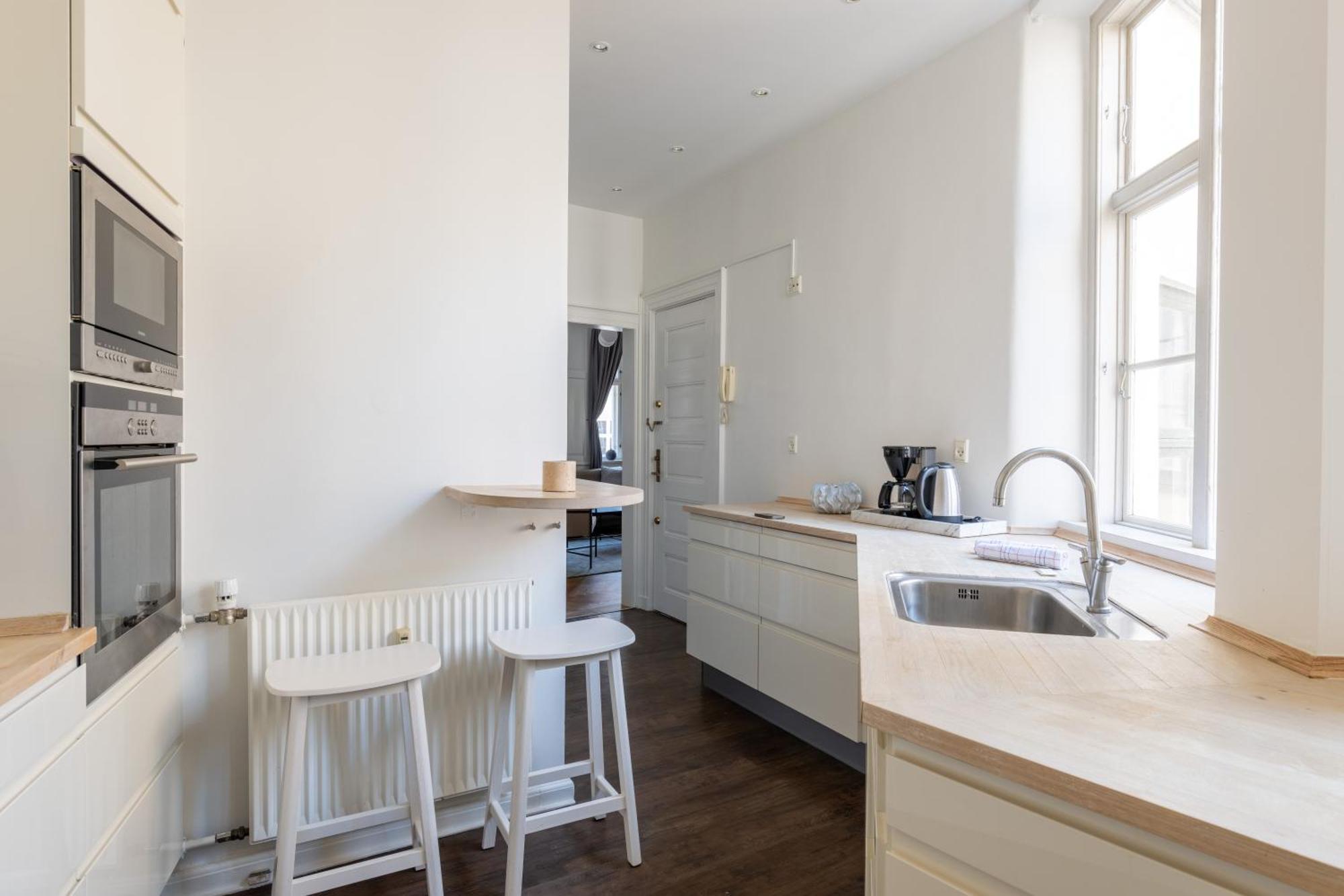 Large Flat With Canal View In Cph Apartment *