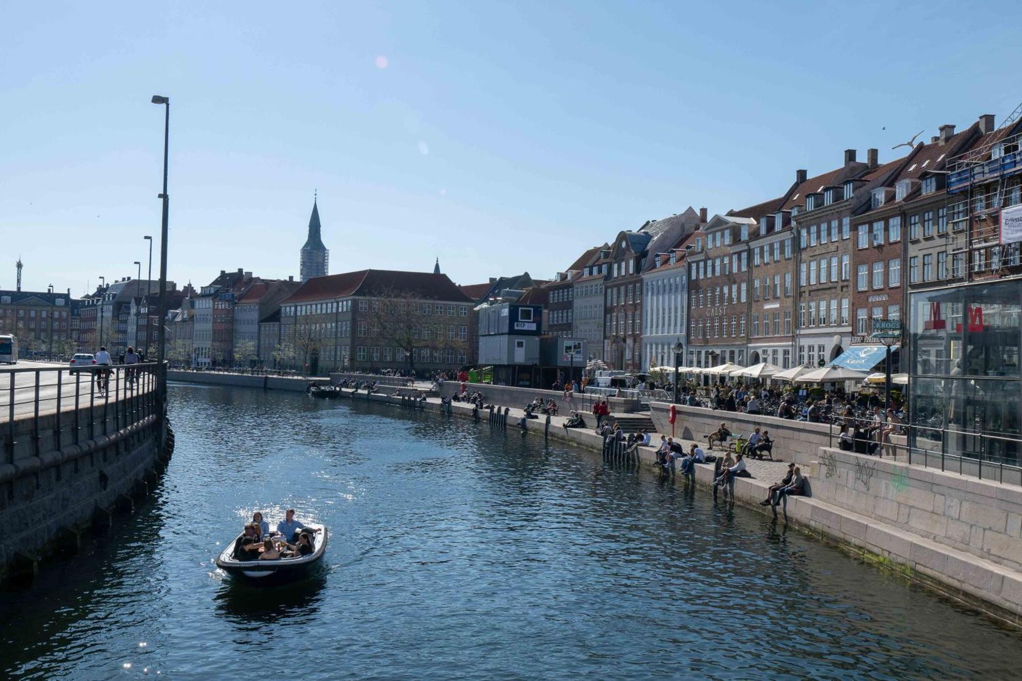 Apartment Large Flat With Canal View In Cph *