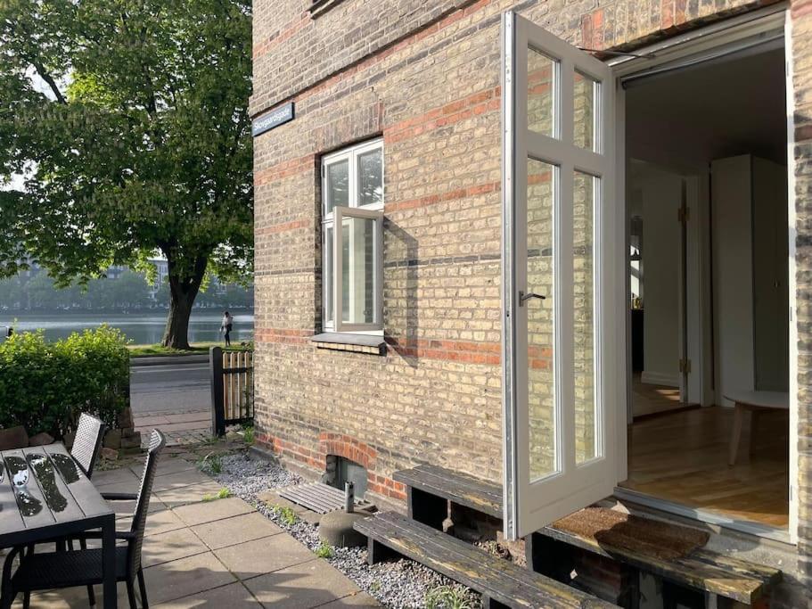 Apartamento Uniq With A Little Garden - Placed In The Heart Of Copenhagen! Copenhaga