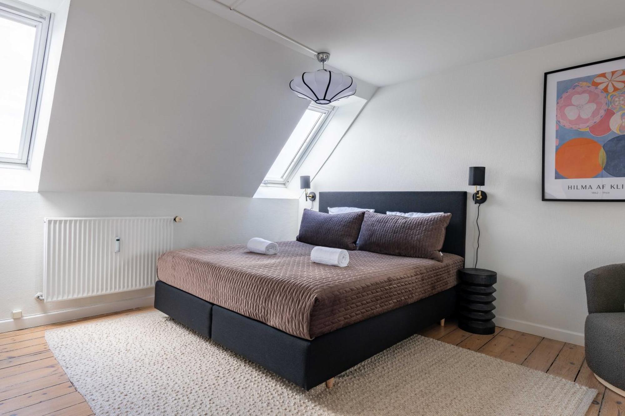 Cozy 2 Bedroom Flat In Peaceful Neighbourhood Apartment *