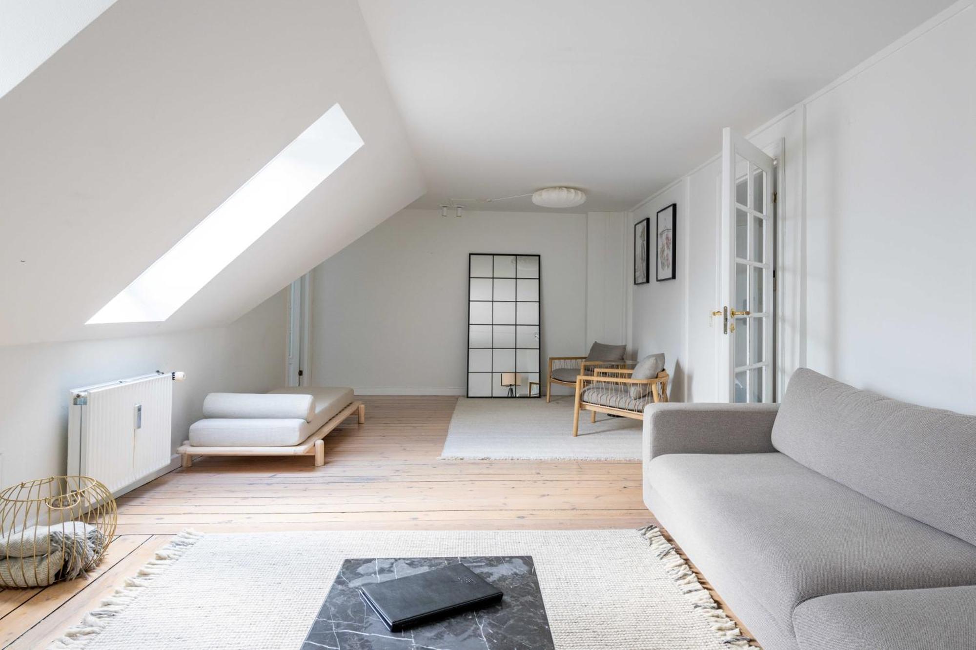 Apartment Cozy 2 Bedroom Flat In Peaceful Neighbourhood *