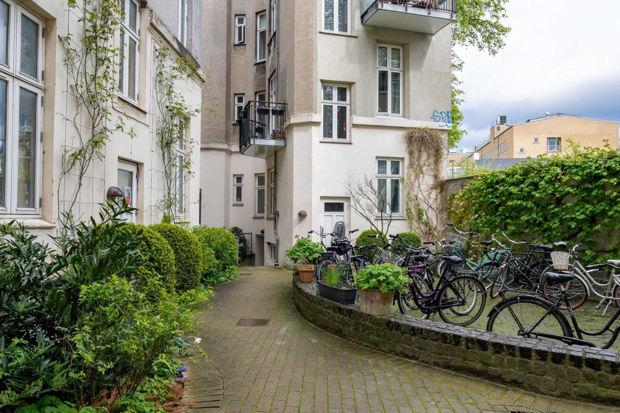 Cozy 2 Bedroom In Peaceful Neighbourhood Apartamento *
