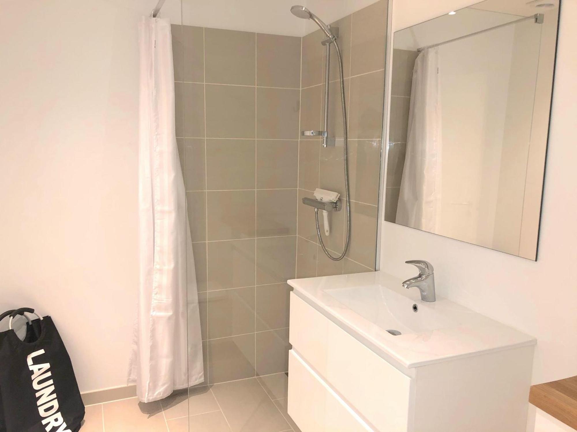 Apartment Spacious 1-bed In Frederiksberg W Balcony
