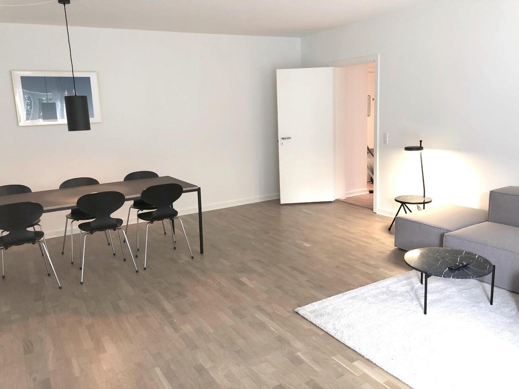 Spacious 1-bed In Frederiksberg W Balcony *