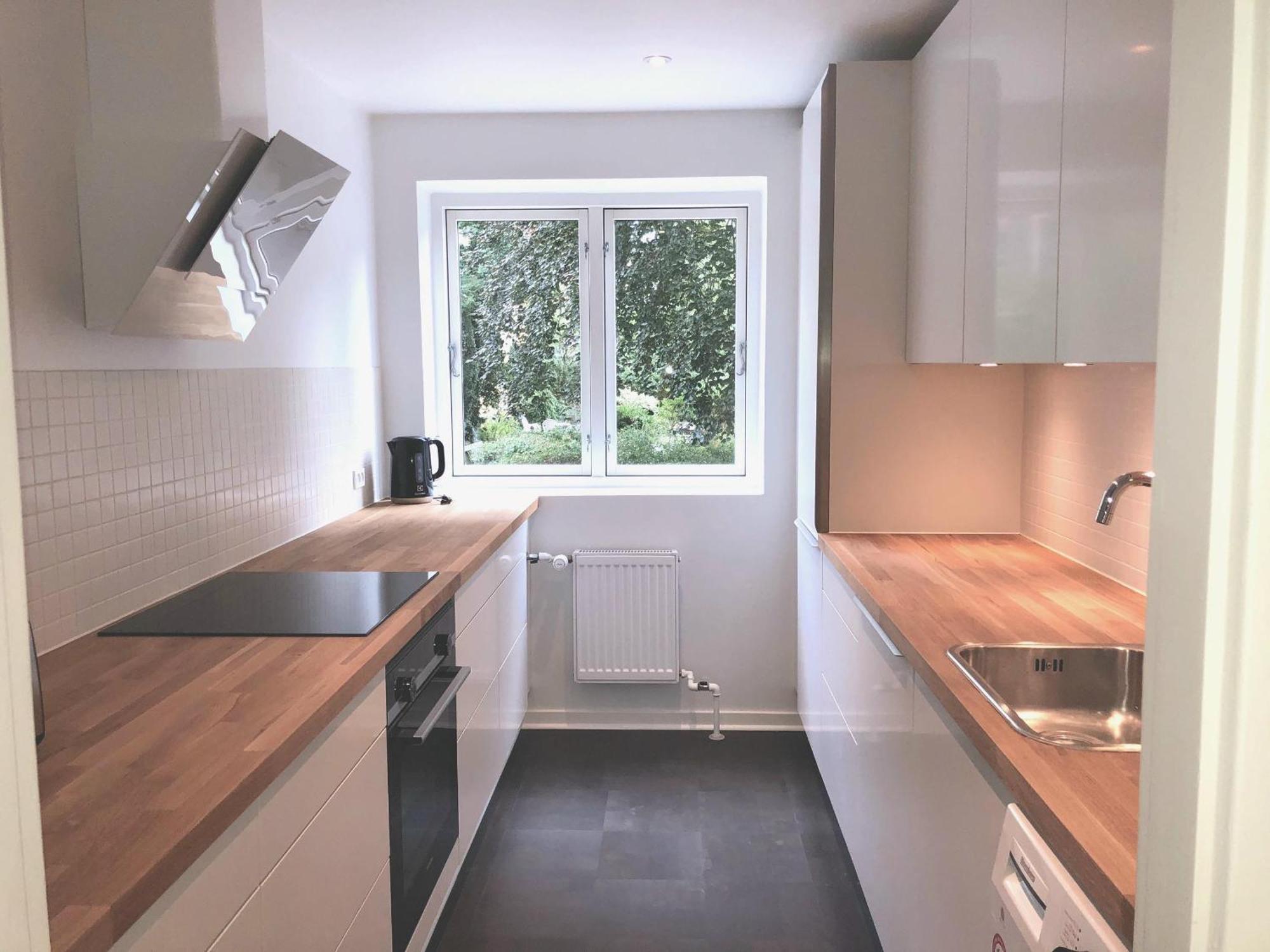 Spacious 1-bed In Frederiksberg W Balcony *