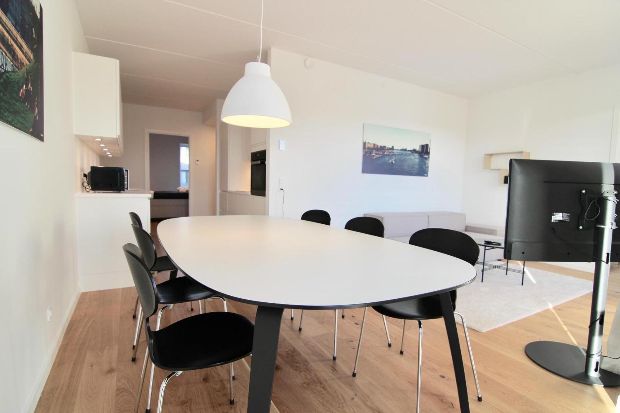 Apartamento Fantastic 3-bed Wbalcony In North Harbour