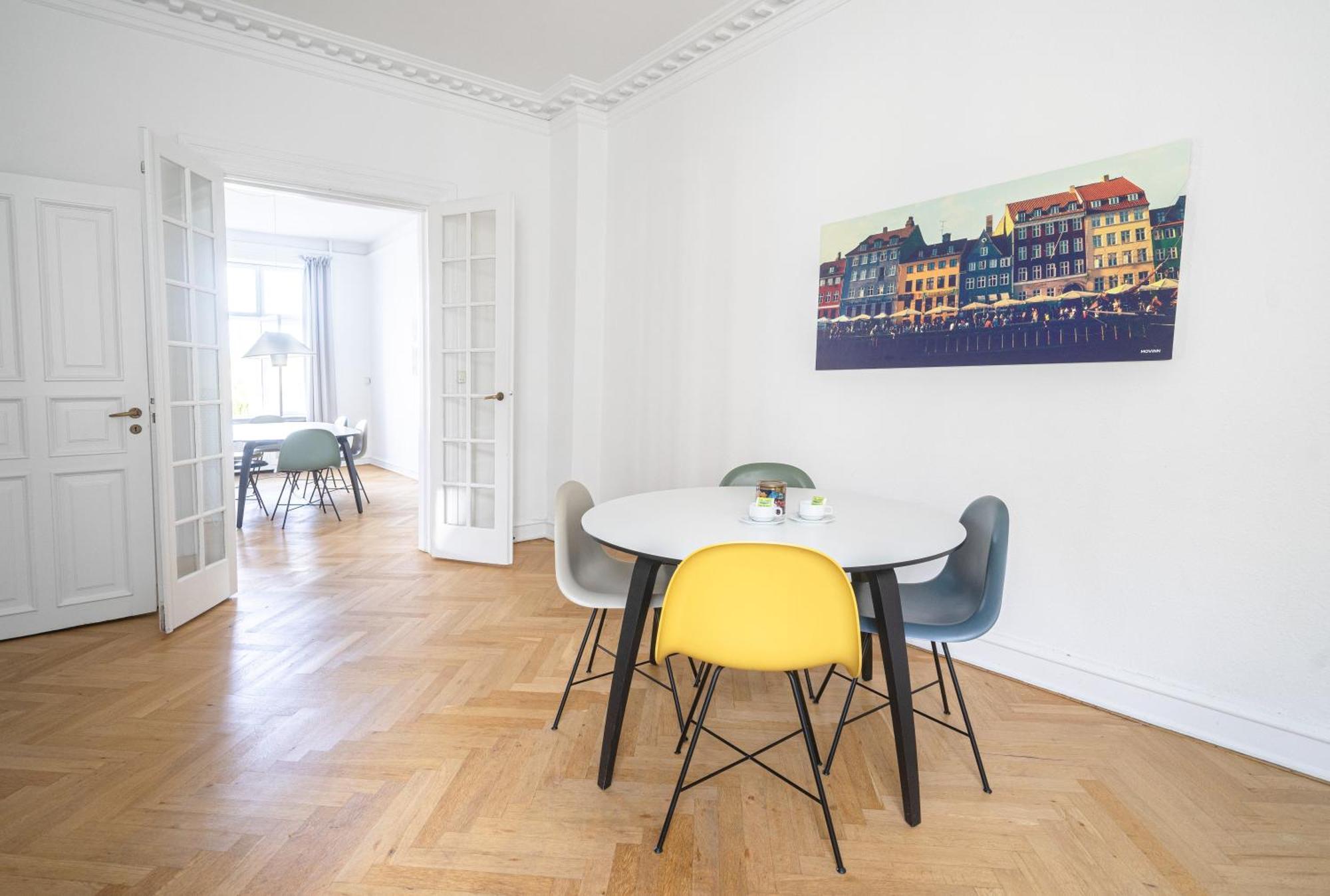Apartamento Fantastic 3-bed With French Balcony And Lake-views *