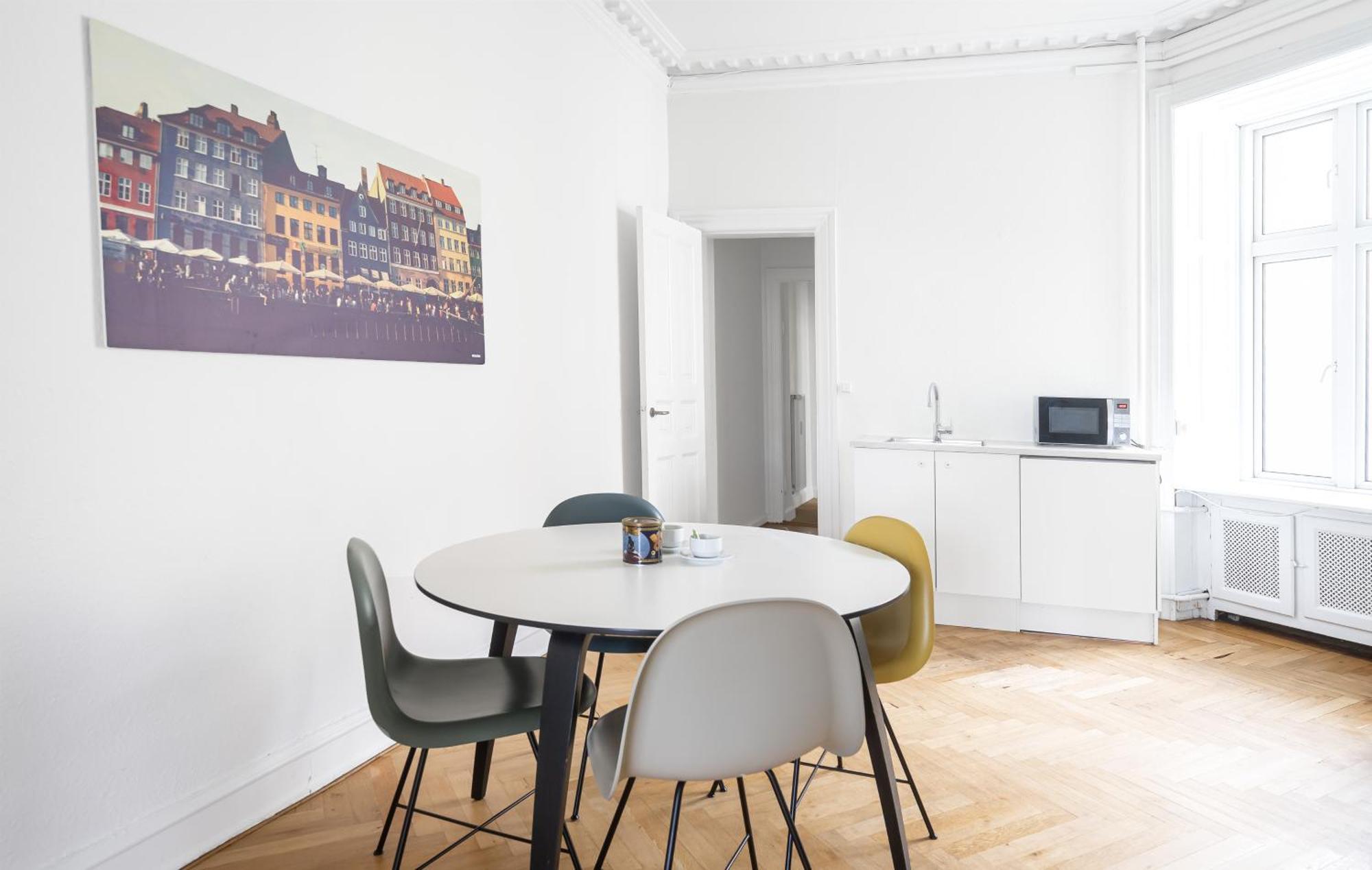 Apartamento Fantastic 3-bed With French Balcony And Lake-views *