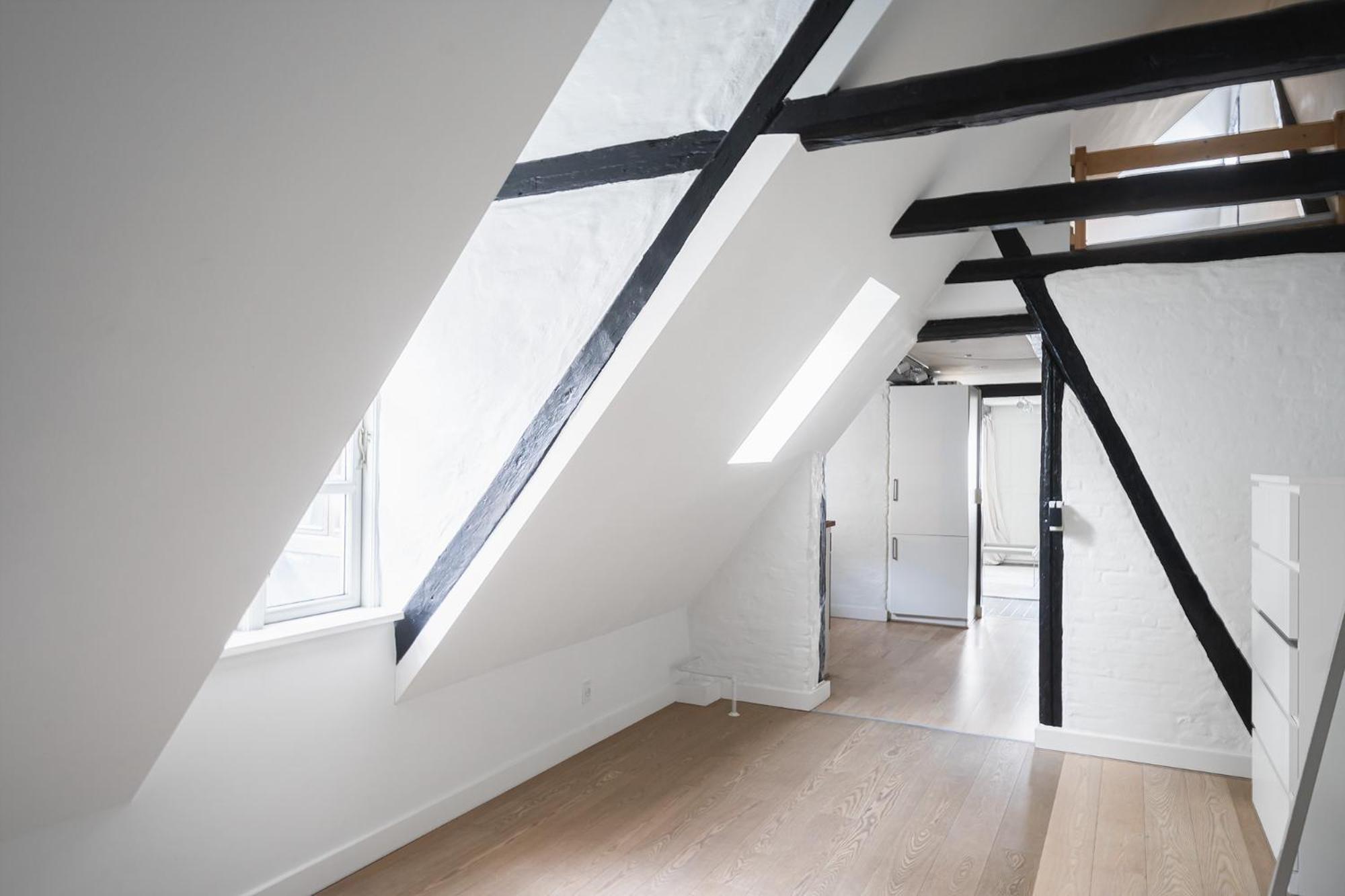 Charming 2-bed Duplex In Great Location