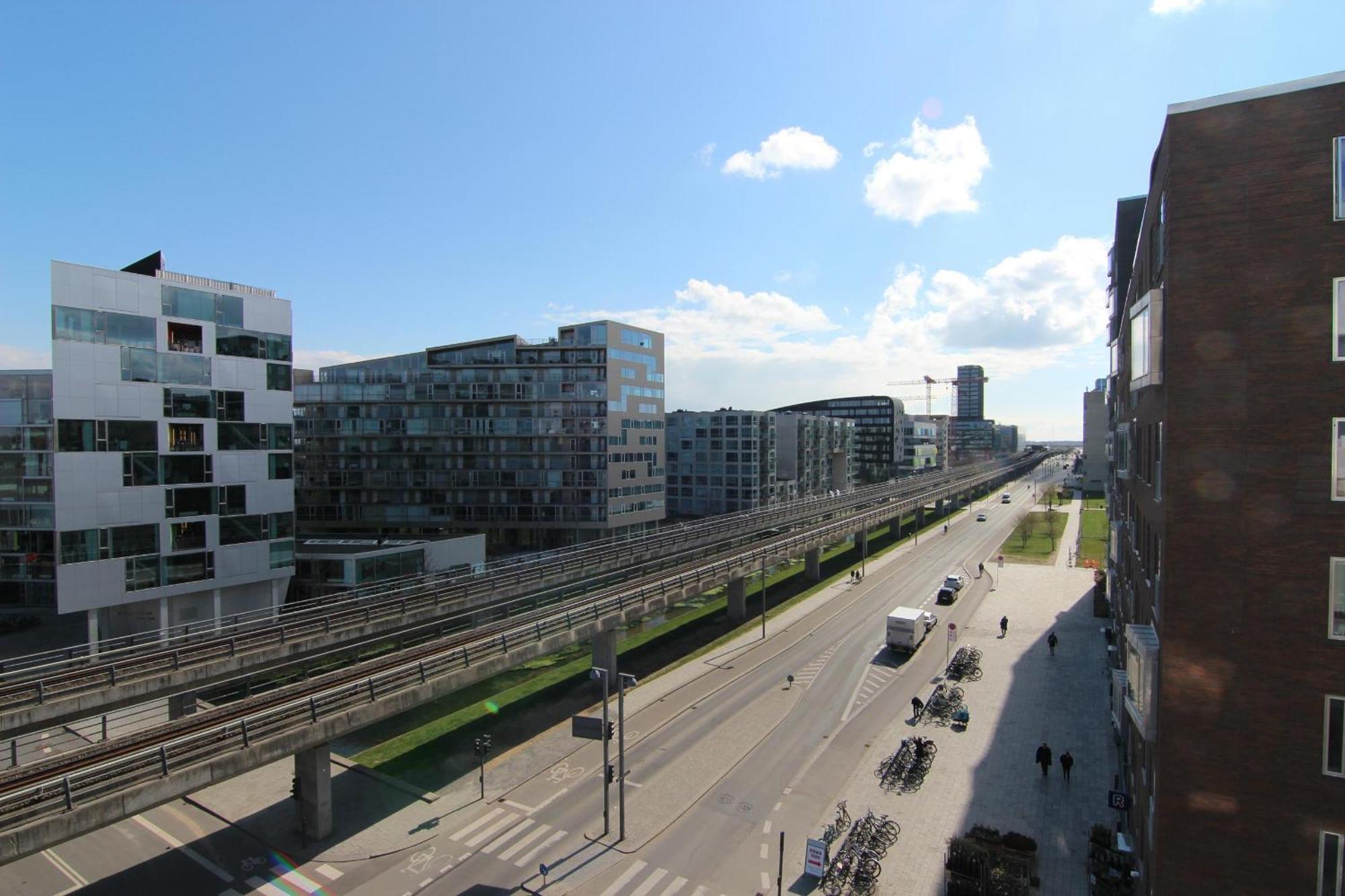 Great 2-bed W Balconies And Awazing Views Apartment *