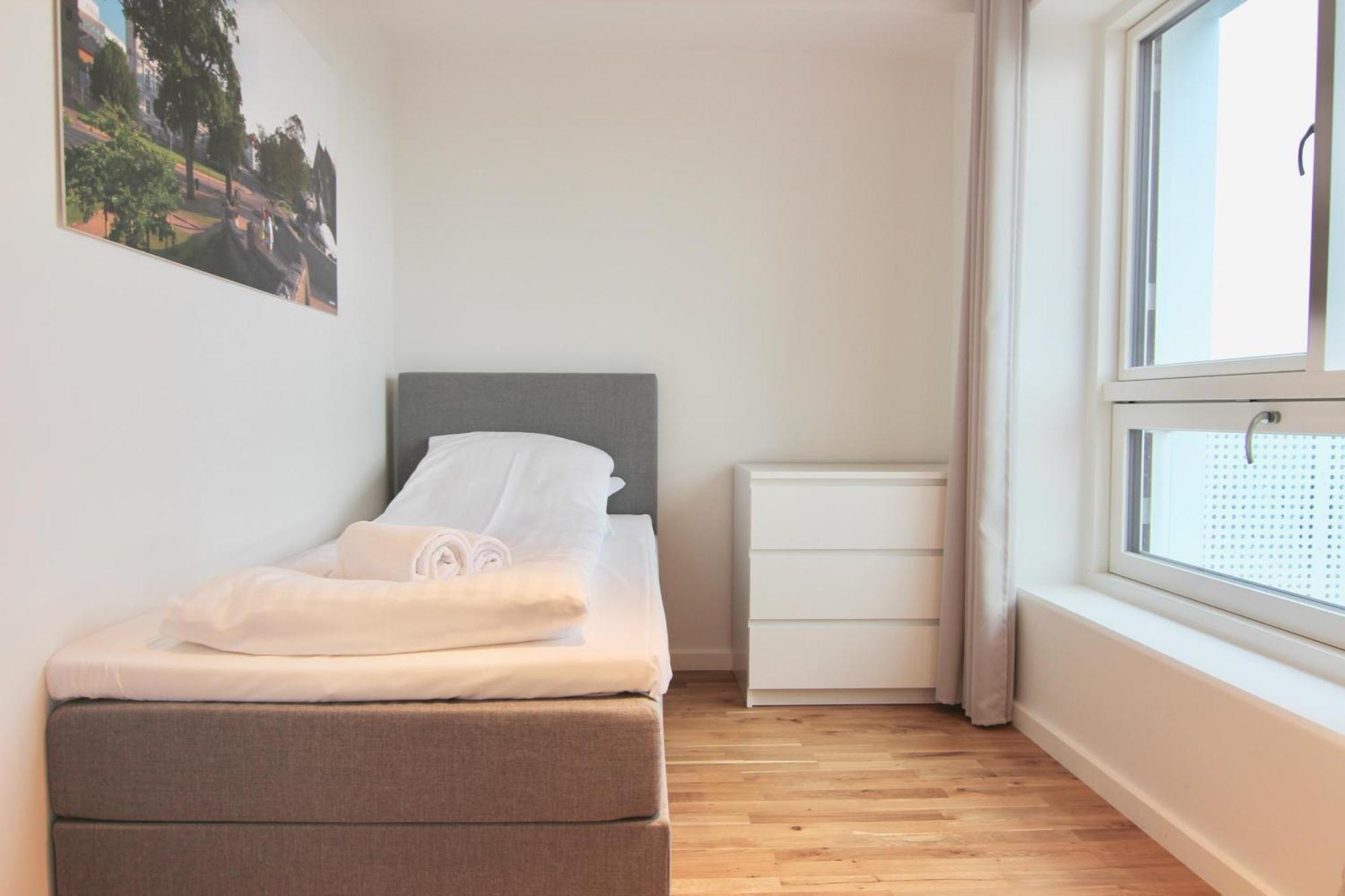 Apartment Stunning 2-bed Wbalconies And Great Views *